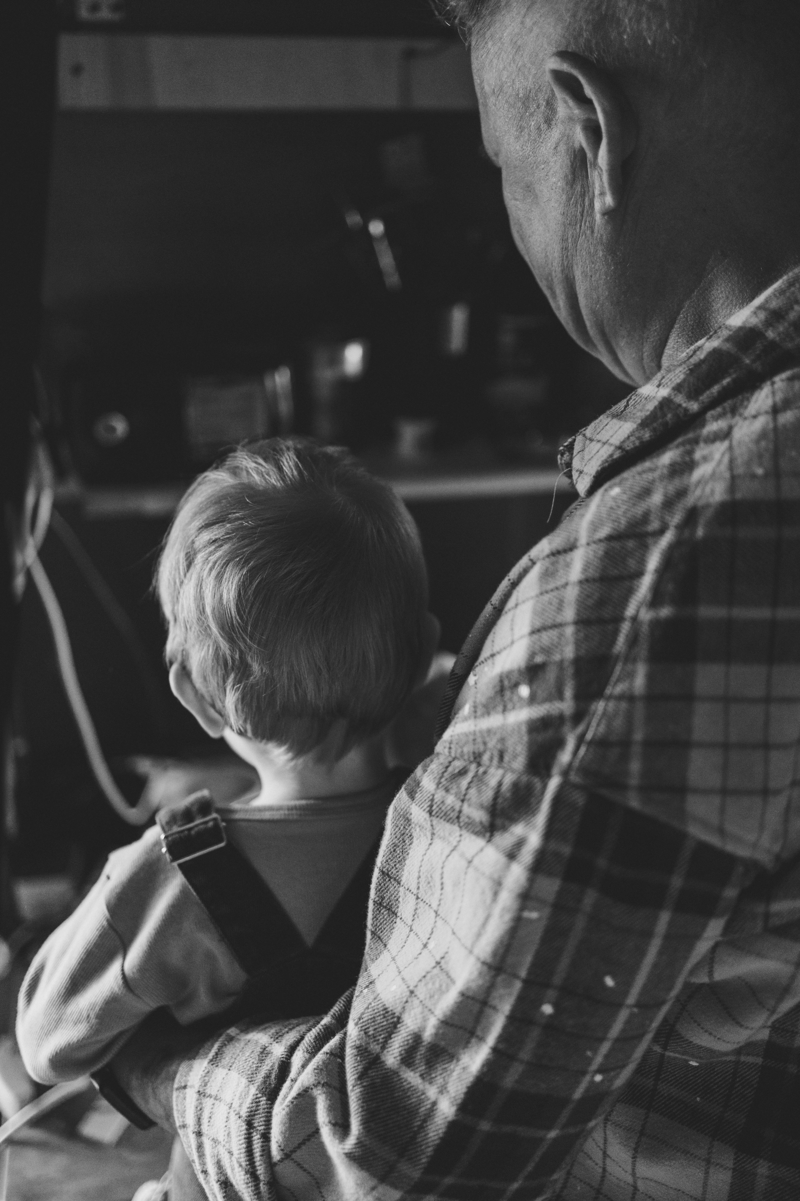 Стройка с дедом. Фотограф lifestylе в Москве Пшеничная Анастасия