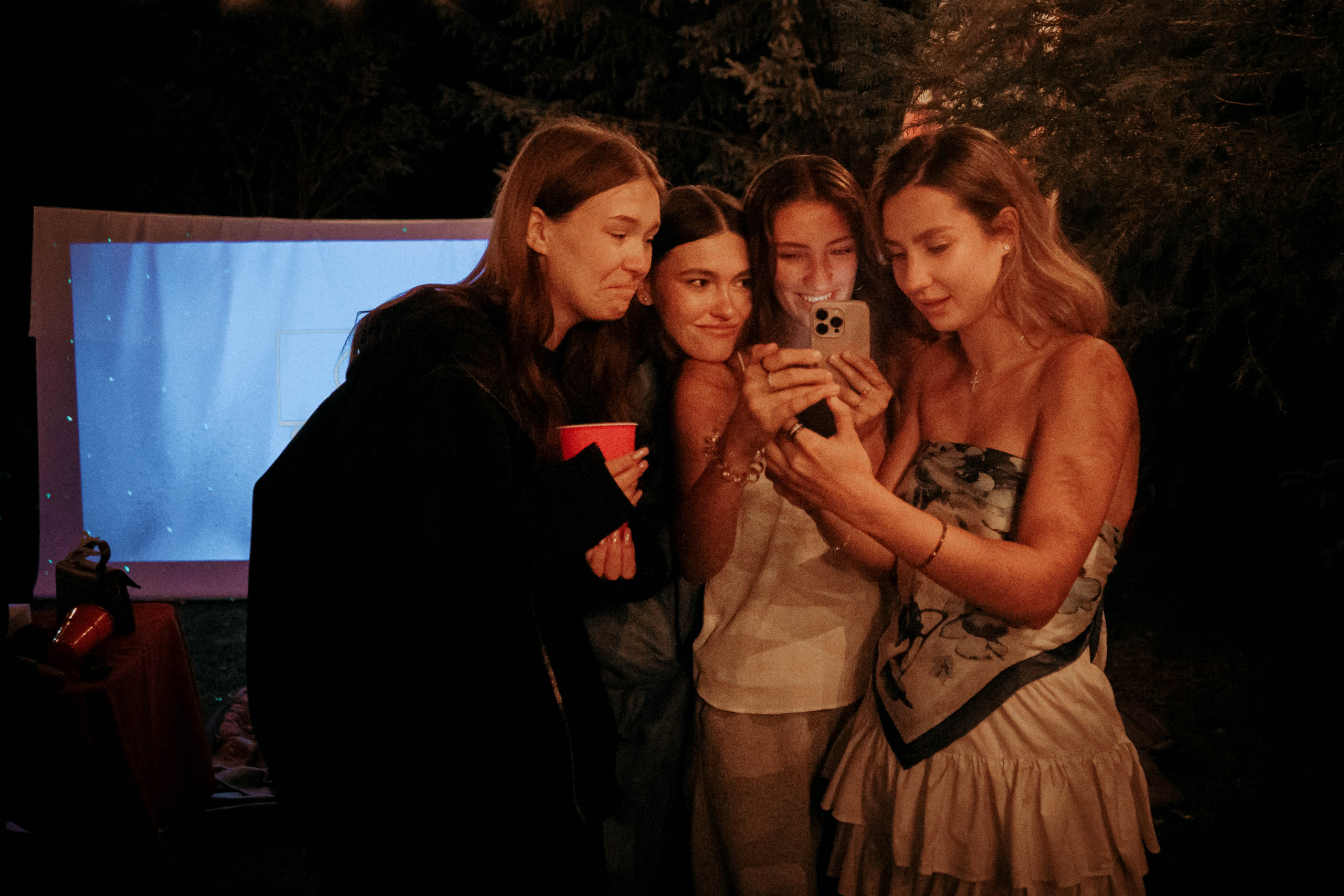 Гавайская вечеринка. Кир Анисин. Режиссер & фотограф