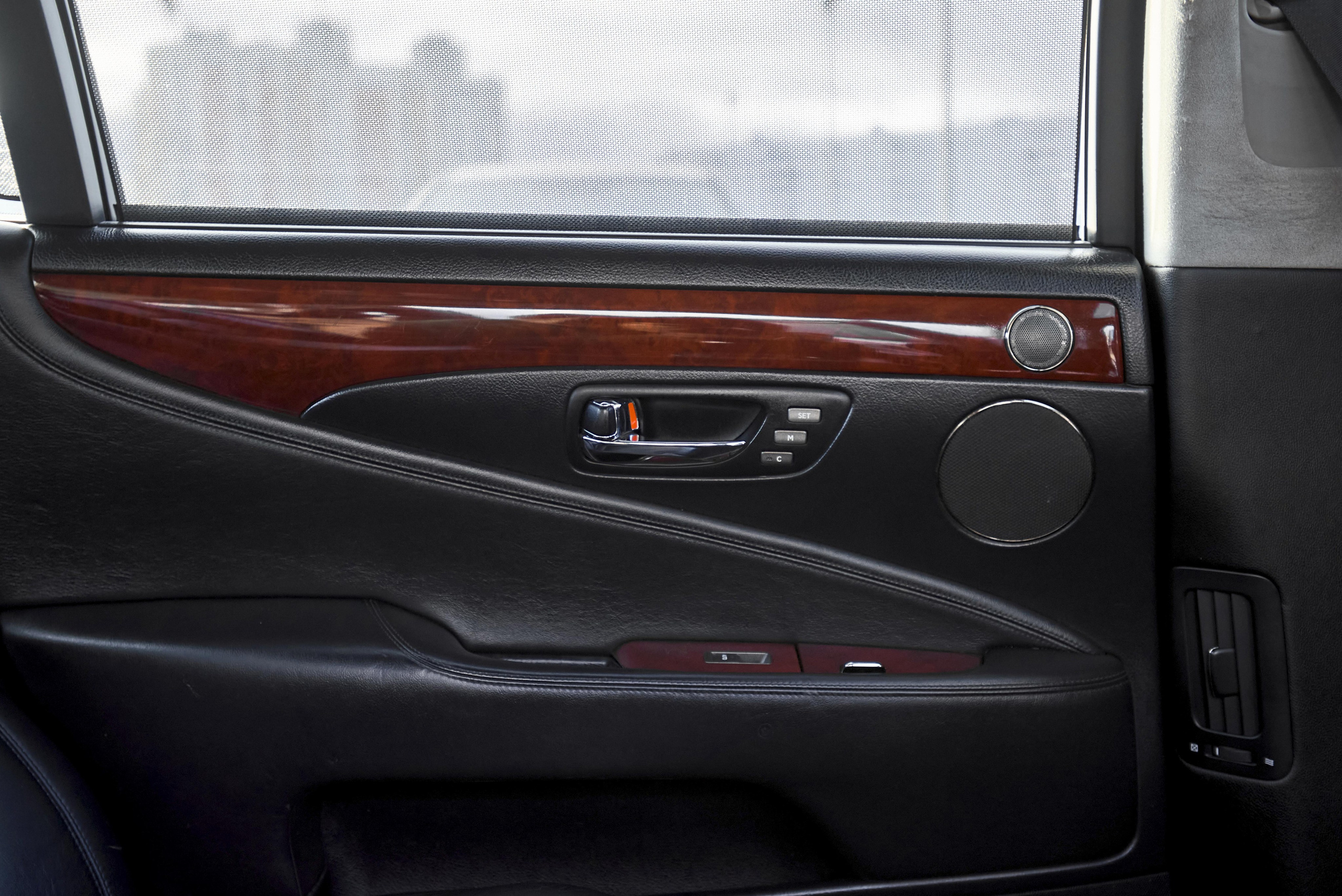 Lexus LS460L. Автомобильный и интерьерный фотограф в Минске Александр Тагаев