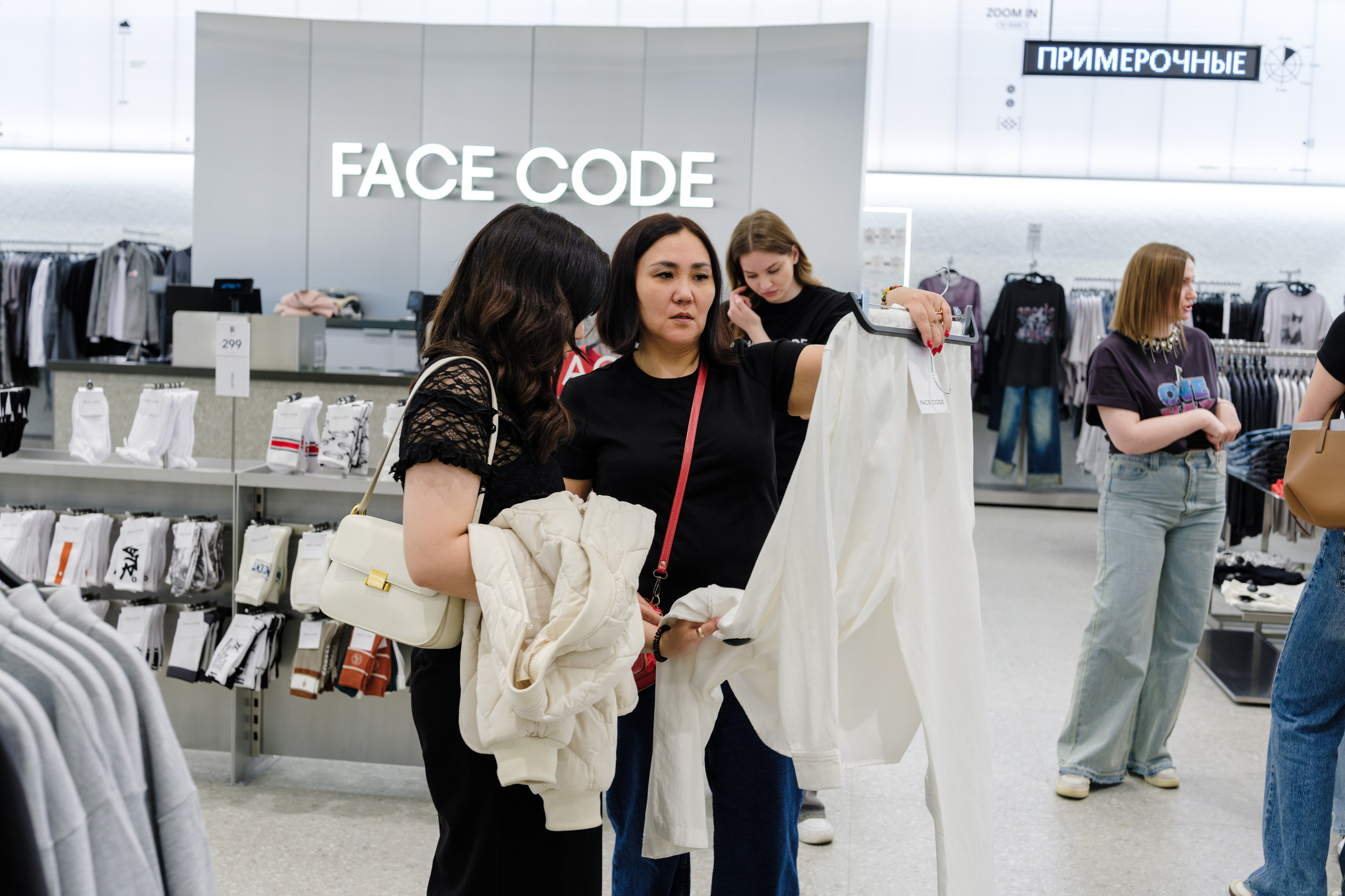 Открытие FACECODE. Репортажный и портретный фотограф в Москве Илья Спиридонов