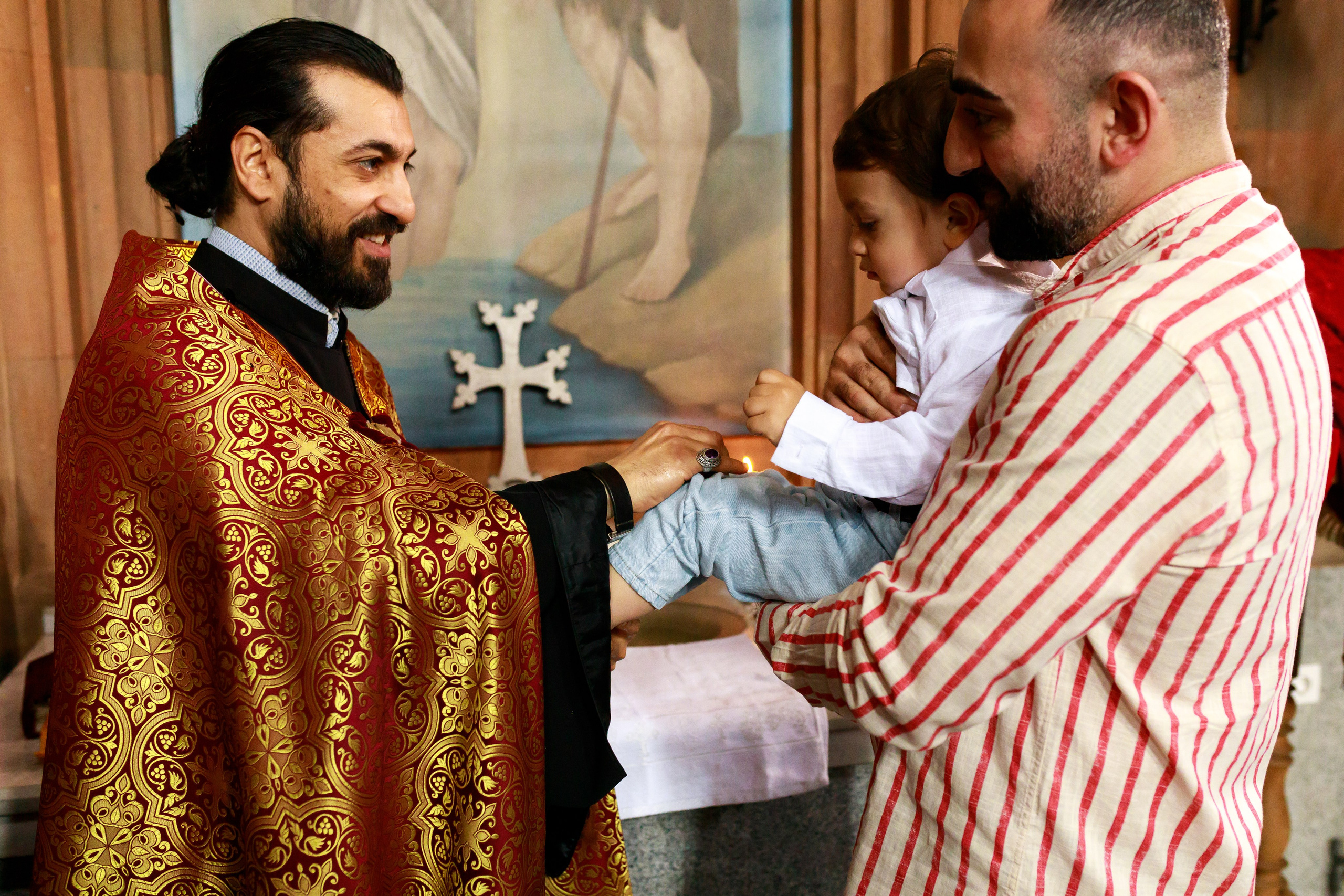 Таинство Крещения в Армянской церкви. Фотограф Тверь. Свадебные, семейные, индивидуальные фотосессии