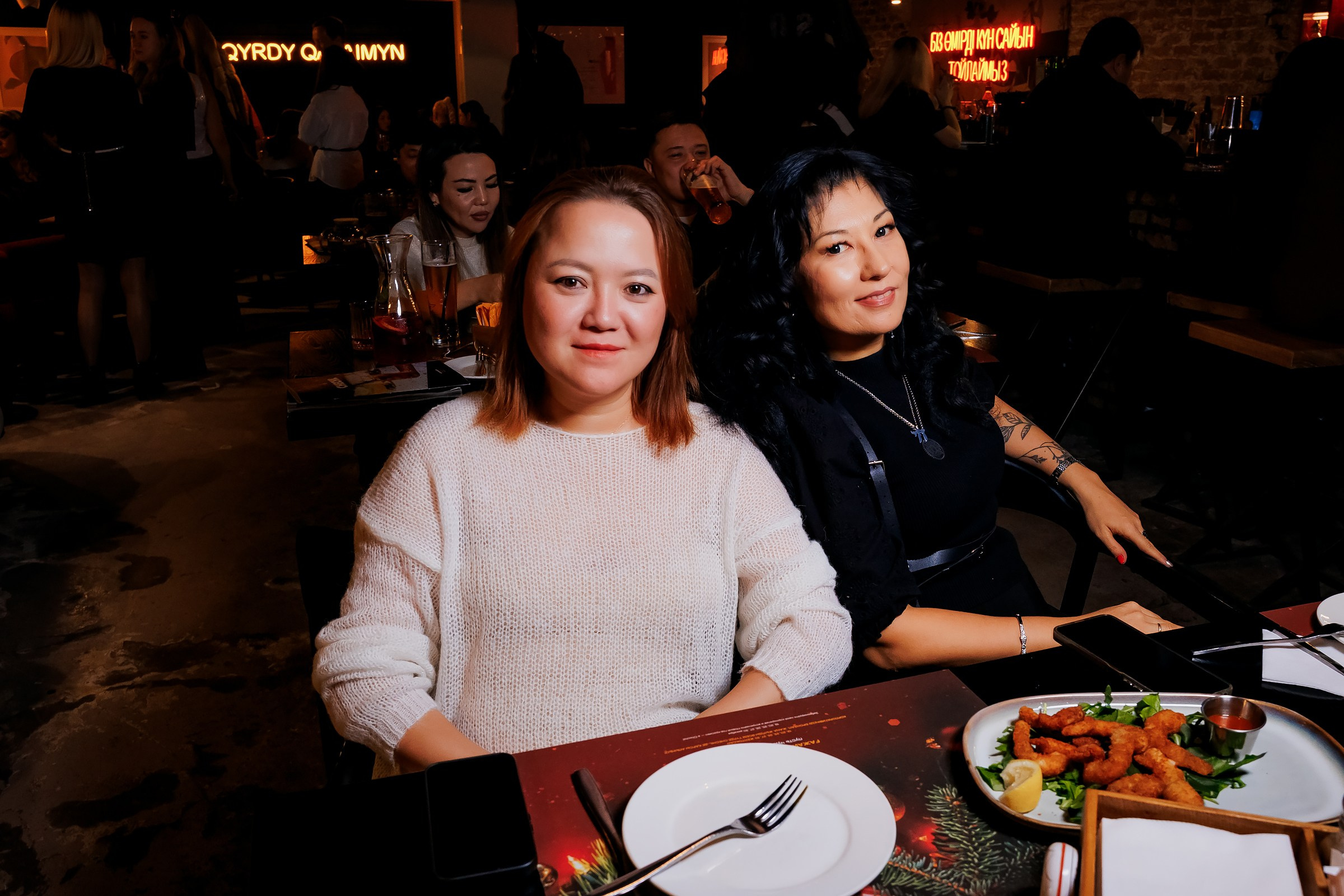 Chechil Pub в ТД Дана-Chechil Розыбакиева. Репортажный фотограф в Алматы Каюпов Сержан