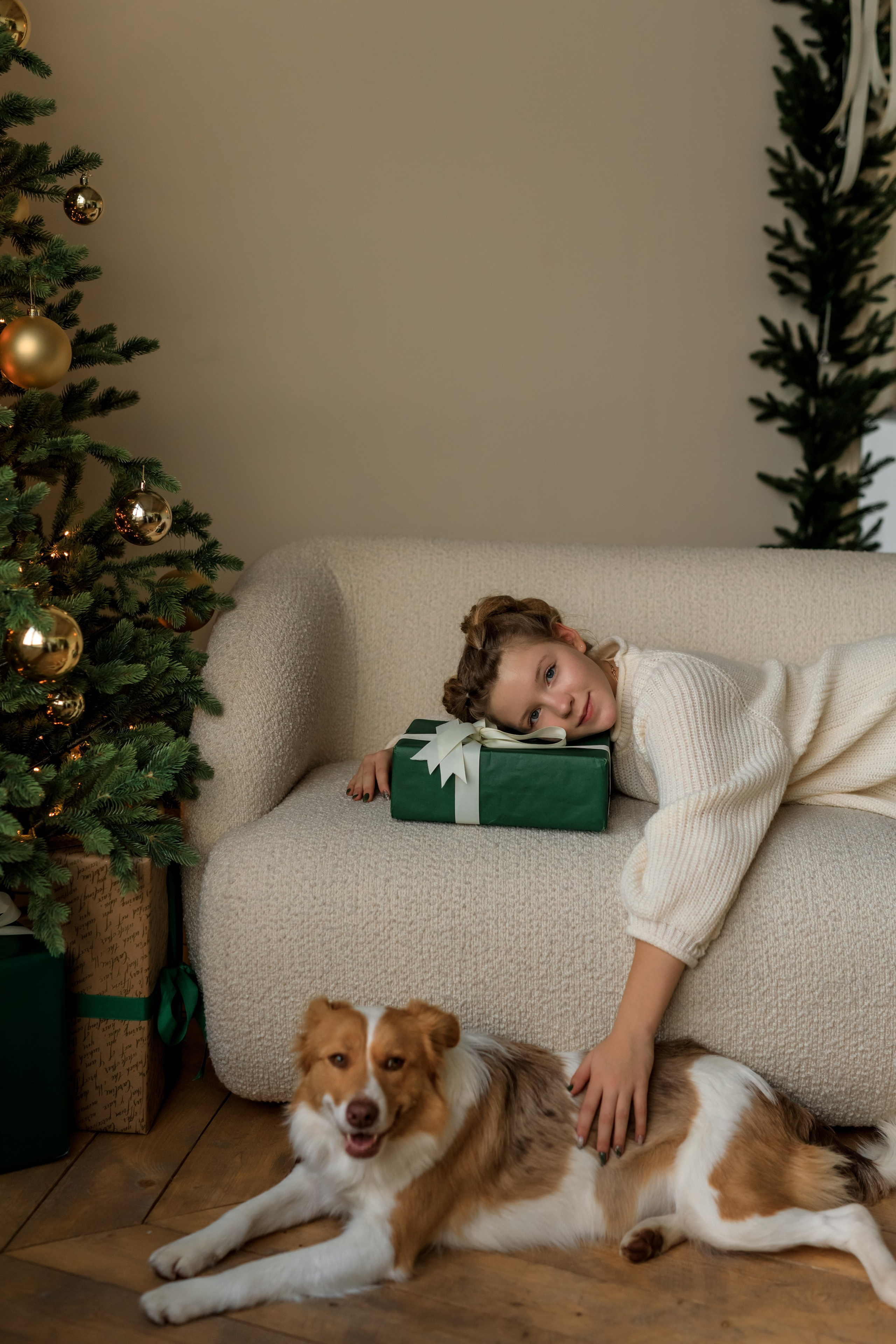 Девочка и собака (студийная). Семейный и детский фотограф в Краснодаре Элона Литвинова