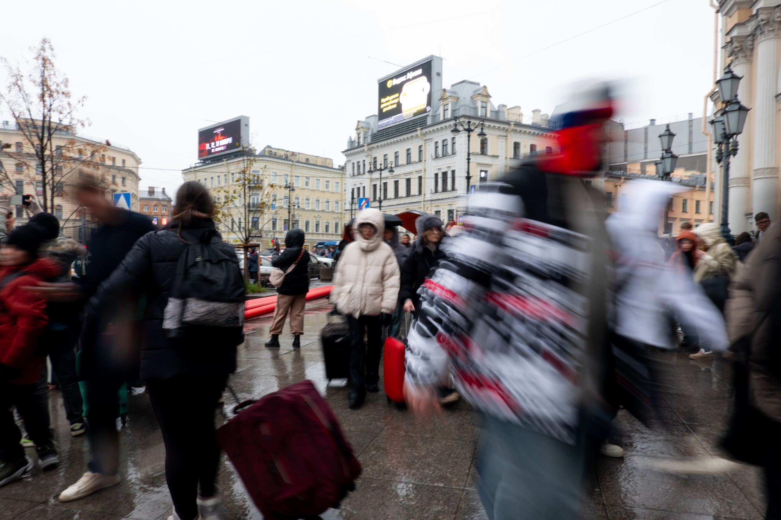 Толчея на Московском вокзале. Фотограф Антон Денисенко: Портрет, Документалистика, Пейзаж. Москва
