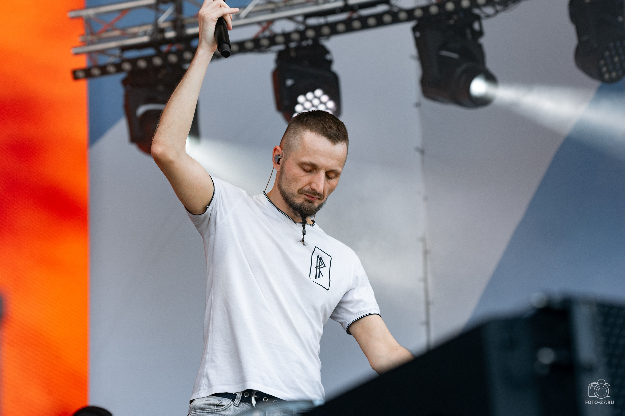 Антон Курдюмов фотограф в Хабаровске Рина Курдюмова фото27 foto27 Антон Дорофеев репортажный репортаж документалист Тони и Рина фотосоздатели ПаПаРоК Рок над Амуром 2024 фестиваль Хабаровск