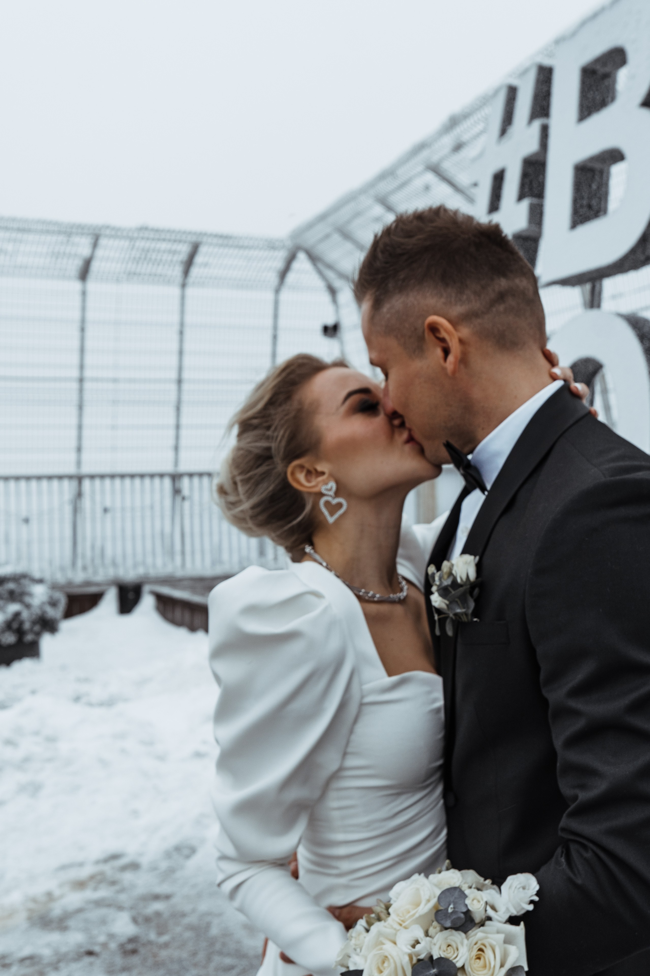 ЗАГС. Торжественная роспись. Репортажи, уличные и студийные съёмки в Москве