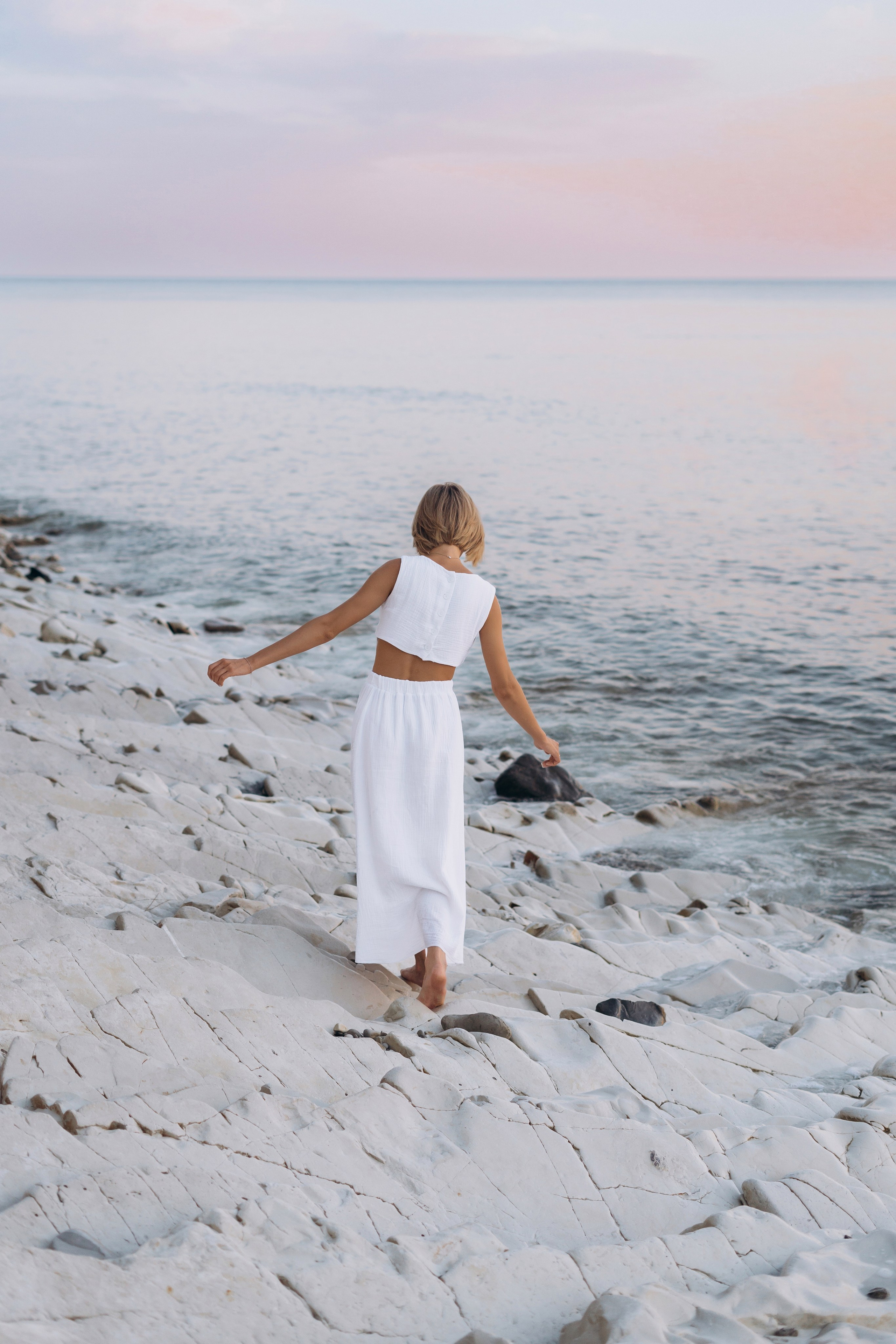 Голубая бездна в ветреный день: драматичные семейные портреты с "живыми" волосами