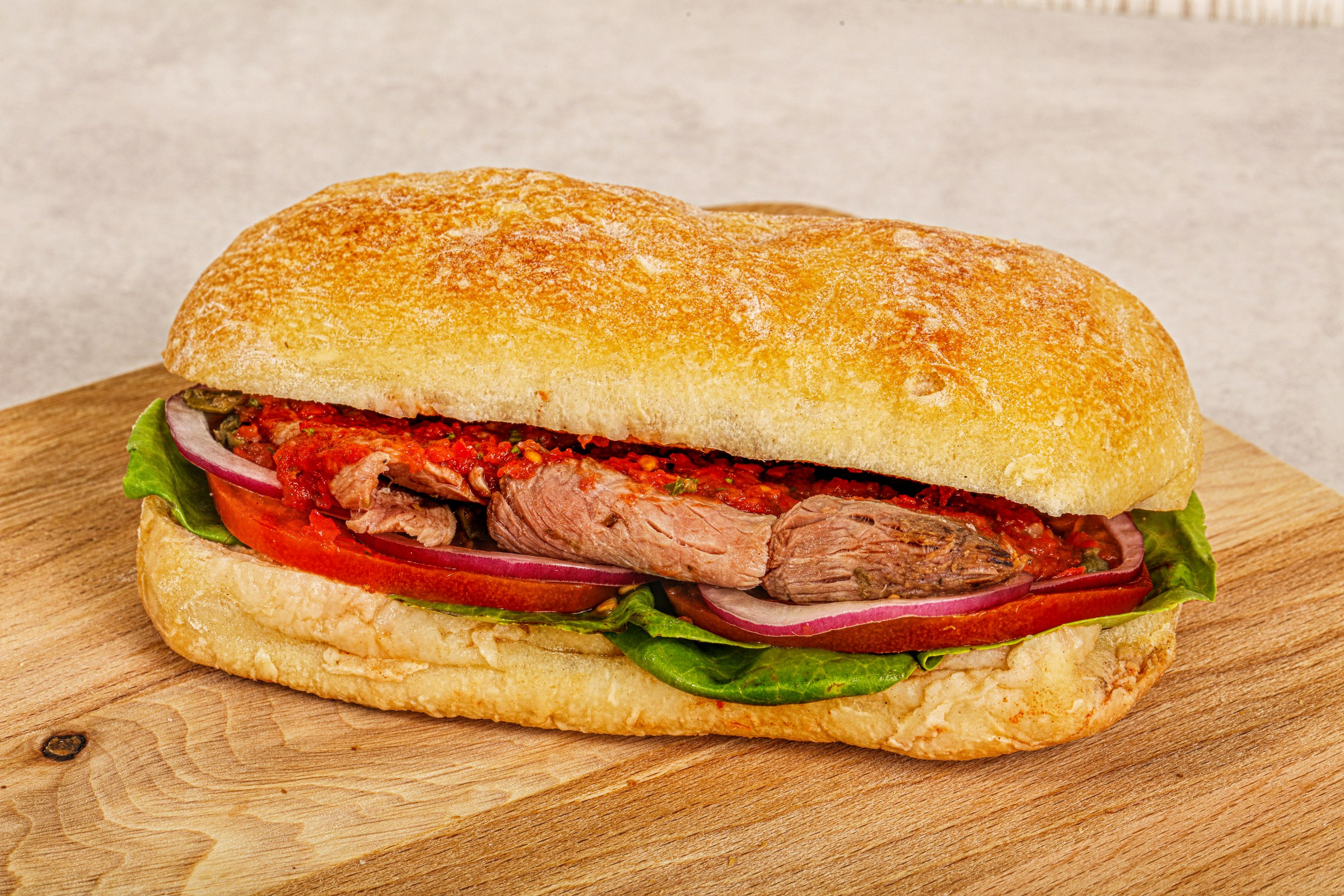 Фотосъемка бургеров и гамбургеров. Заказ по тел.: +7 (906) 006-90-22. Фуд-фотограф Андрей Старостин — съемка еды в Москве. 9000 руб. в час