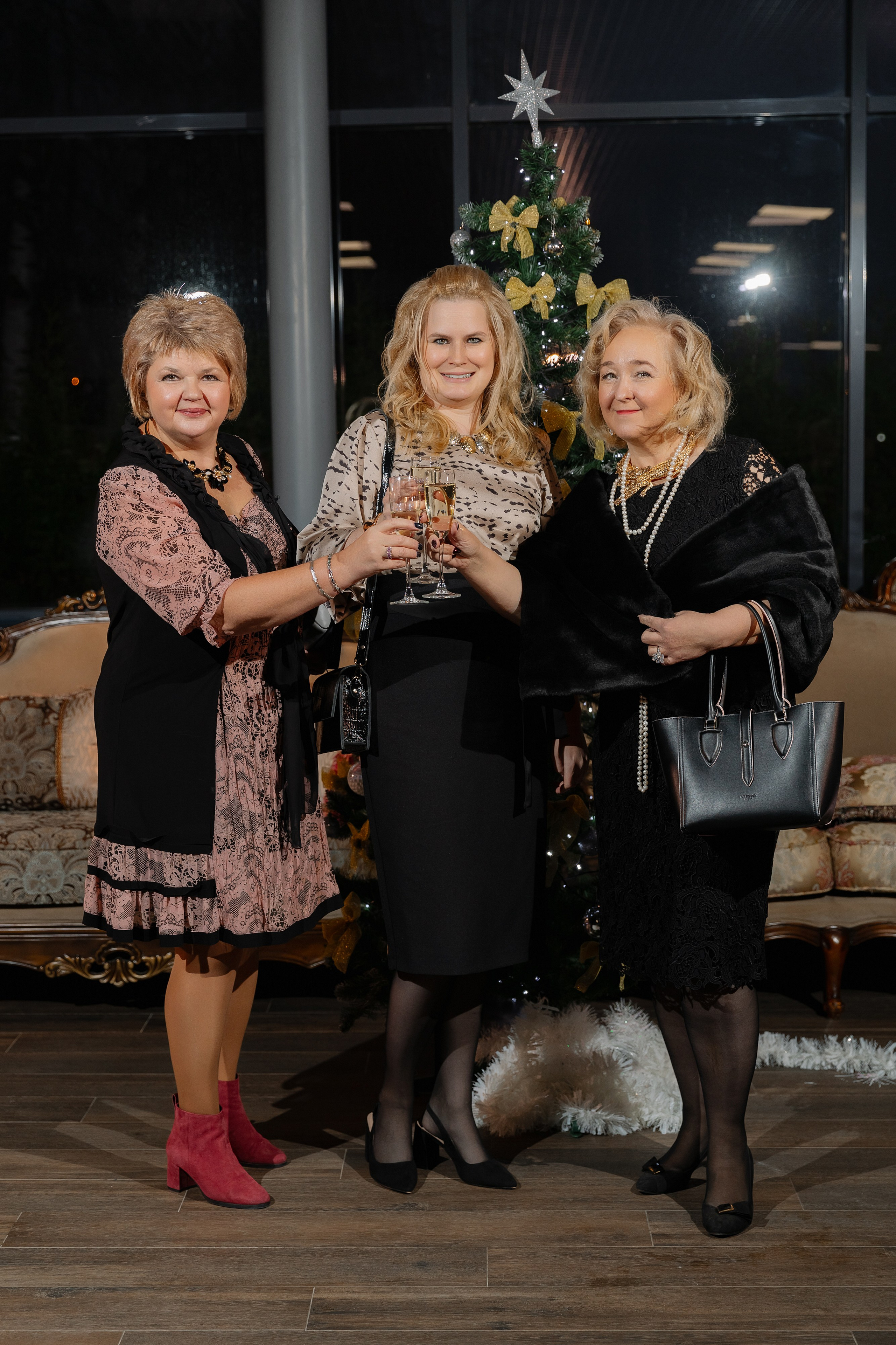 Корпоративная новогодняя фотосъемка для BELARUSBANK в Ресторане «Урарту». Свадебный фотограф в Минске/Беларуси Сергей Спиридонов