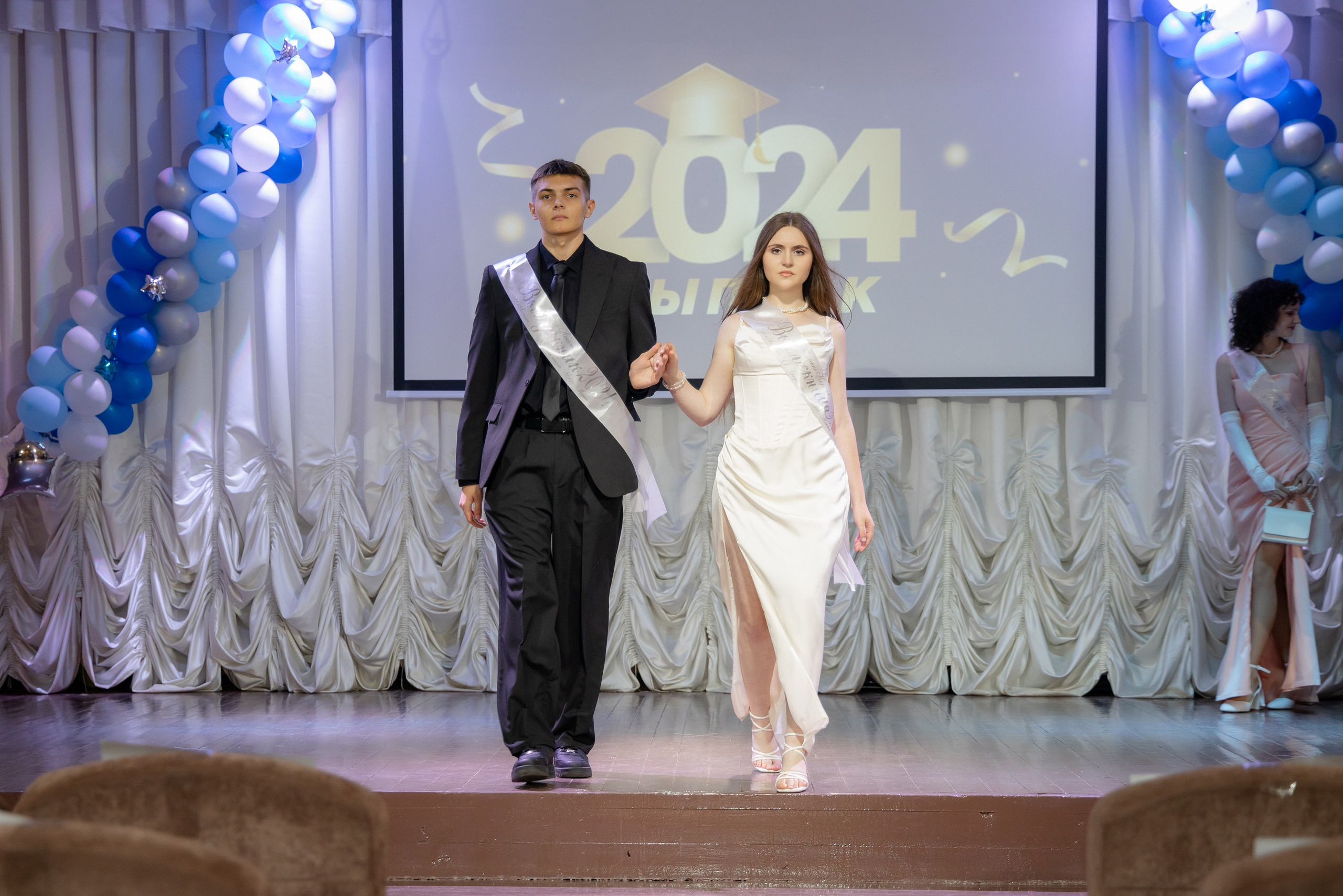 Школьный выпускной 2024 год в Соколе (Минск). Свадебный фотограф в Минске/Беларуси Сергей Спиридонов