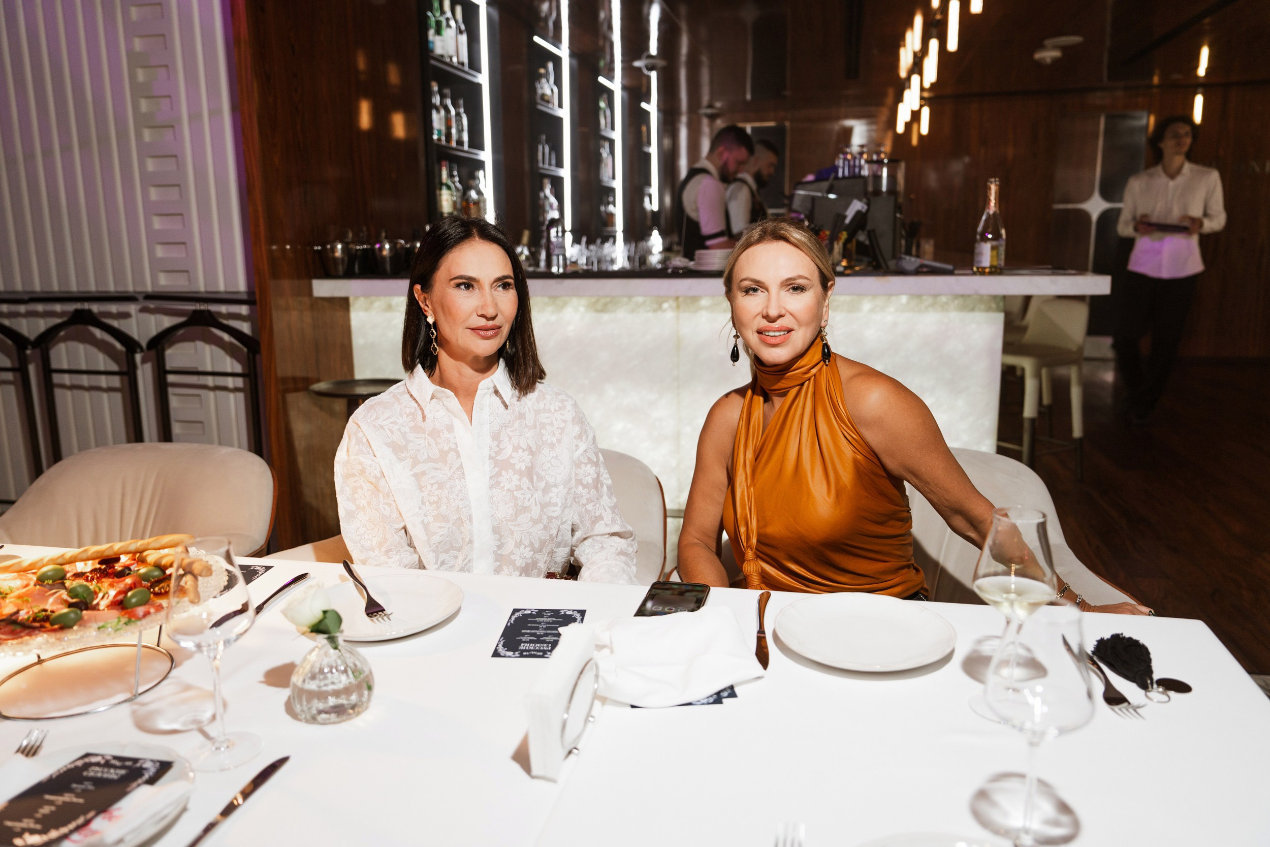 12 сентября (пятница) Премьера шоу-программы «Русские сезоны». BENUAR Restaurant