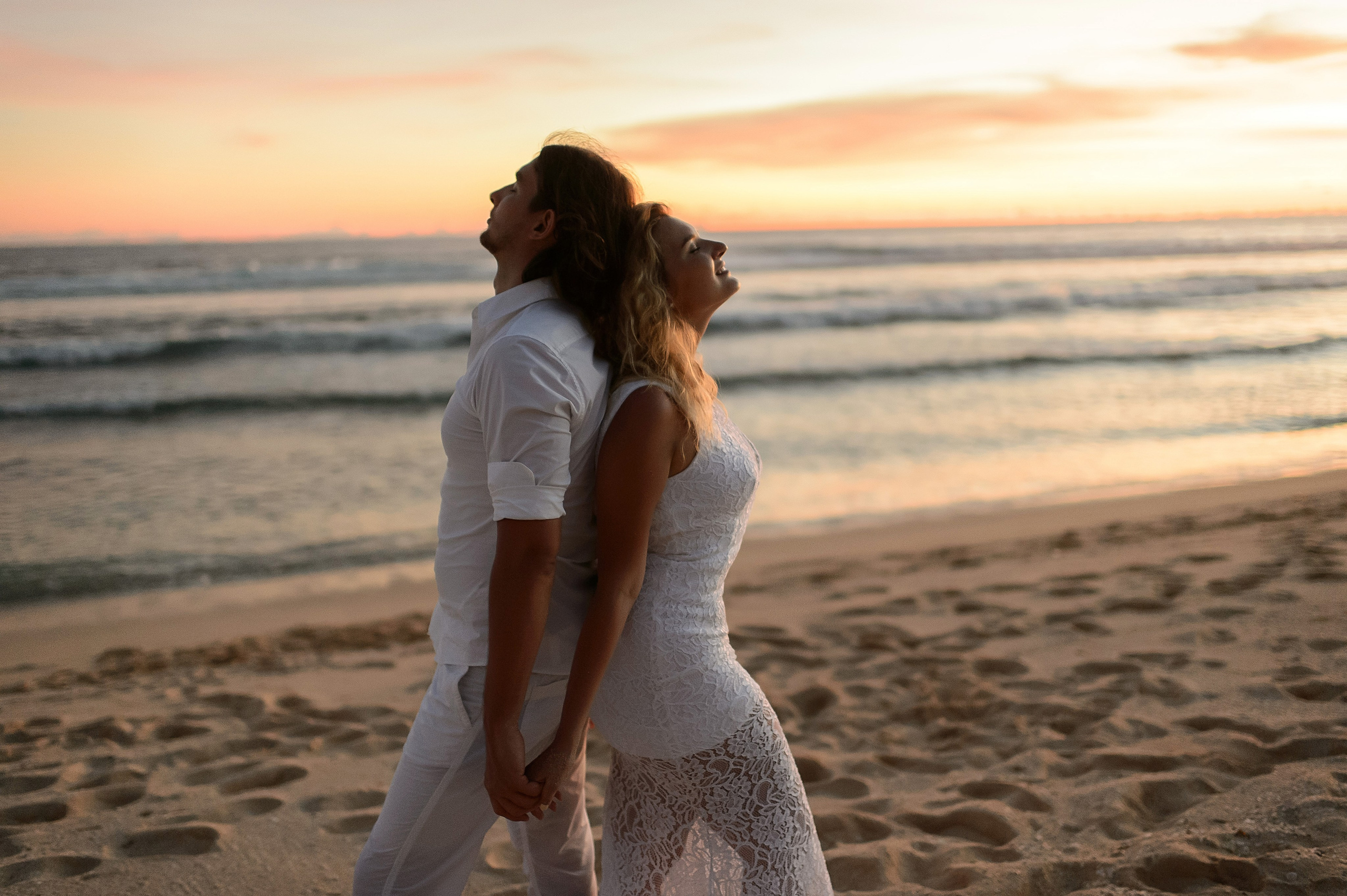 Love on the Sand. Wedding and Destination photographer Rustam Kalimullin