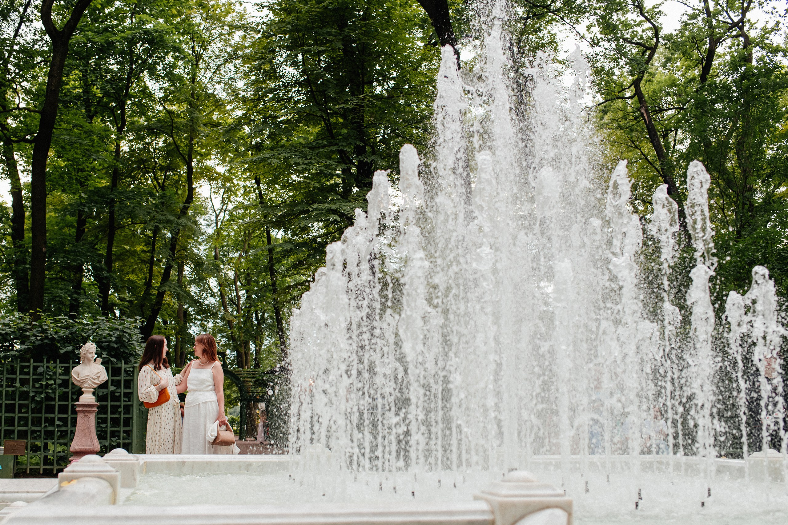 Лариса и Соня. Летний сад. Семейный и Свадебный фотограф. Санкт-Петербург. Пушкин