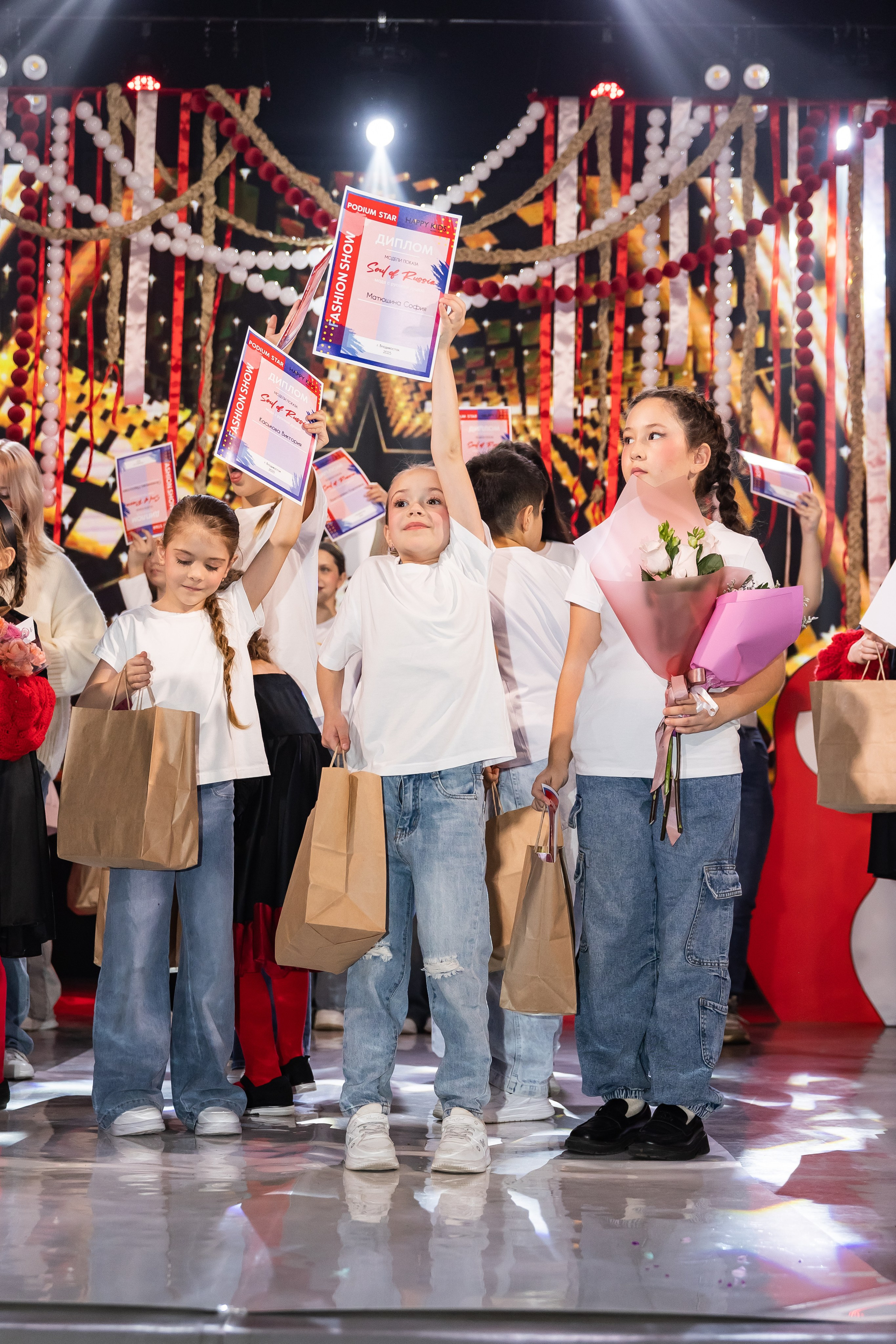 Показ Happy Kids. Выпускные альбомы во Владивостоке