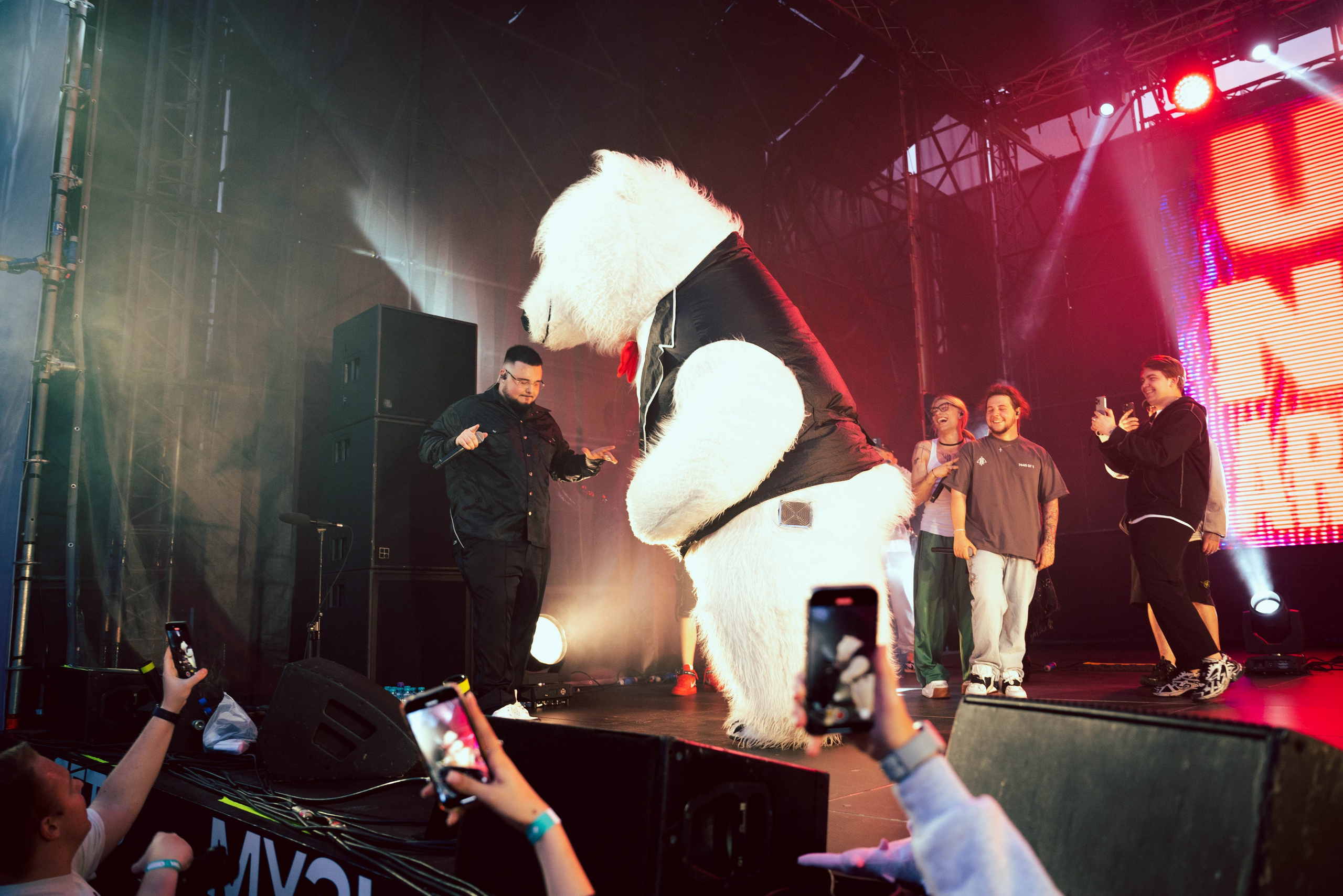 Концерт NKEEI, ARTEM SHILOVETS, UNIQE. Фотограф Нетбай Ксения в Москве Калуге