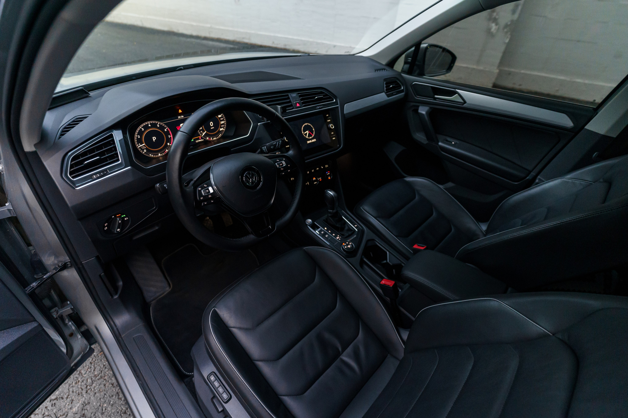 Съёмка автомобилей на продажу. Автомобильный фотограф в Москве | Базилев Александр