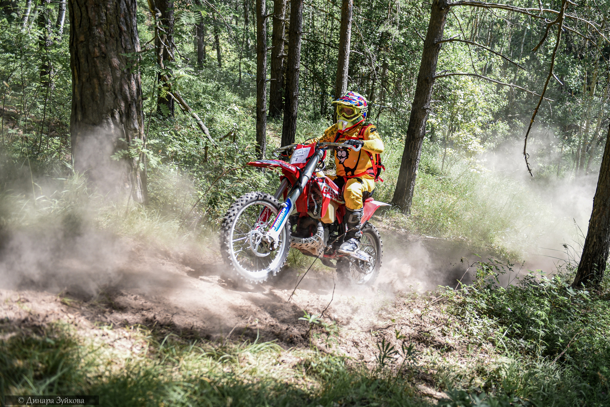 Вино из одуванчиков. Мотофотограф в Нижнем Новгороде Динара Зуйкова