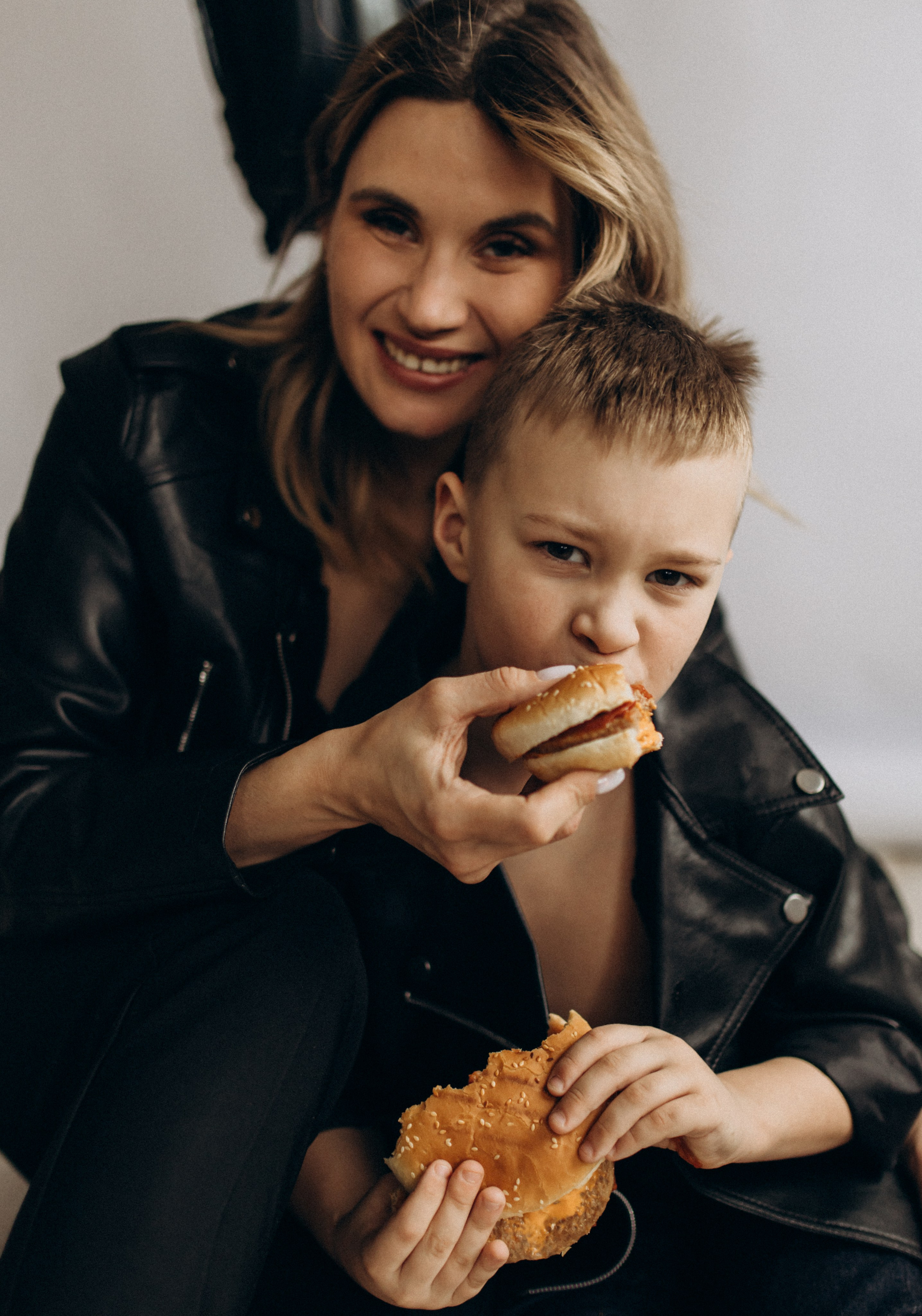 Арсений с мамой. Услуги