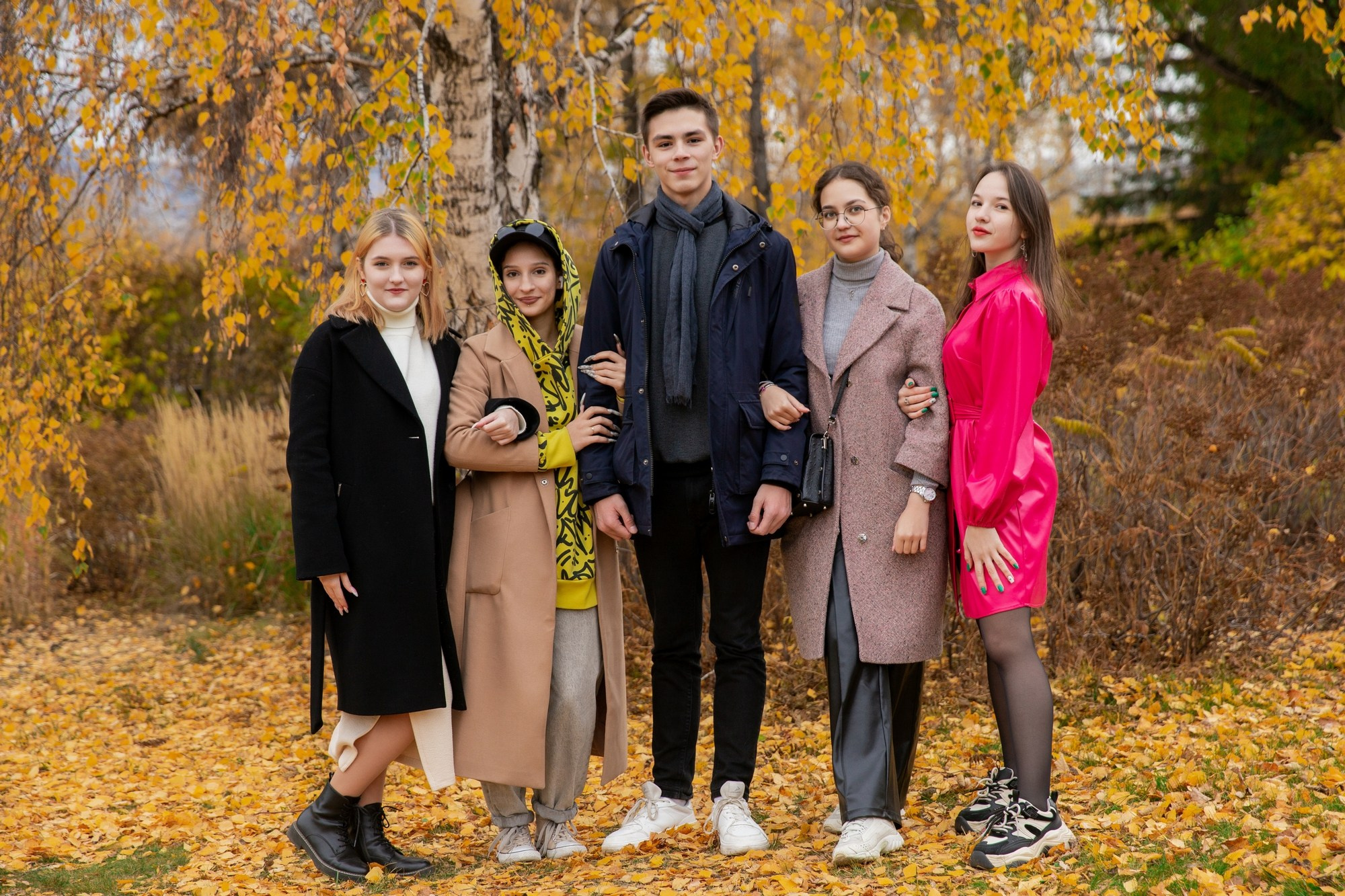 Осенняя фотосессия для выпускного альбома 11а класса 8 гимназии. СИГМА | Студия выпускных альбомов Красноярск