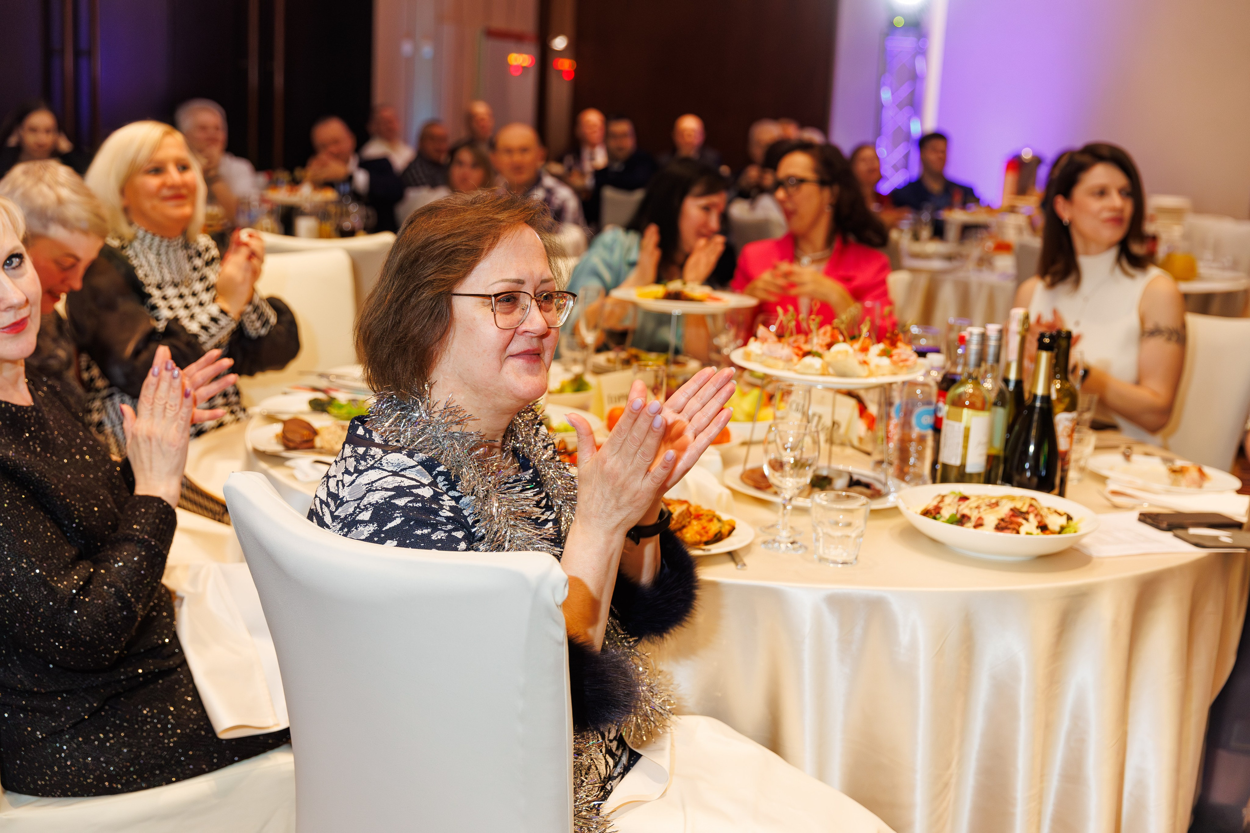 Новогодний корпоратив Отеля «Пекин». Репортажный фотограф Минск ❘ Костецкий Илья ❘ Беларусь