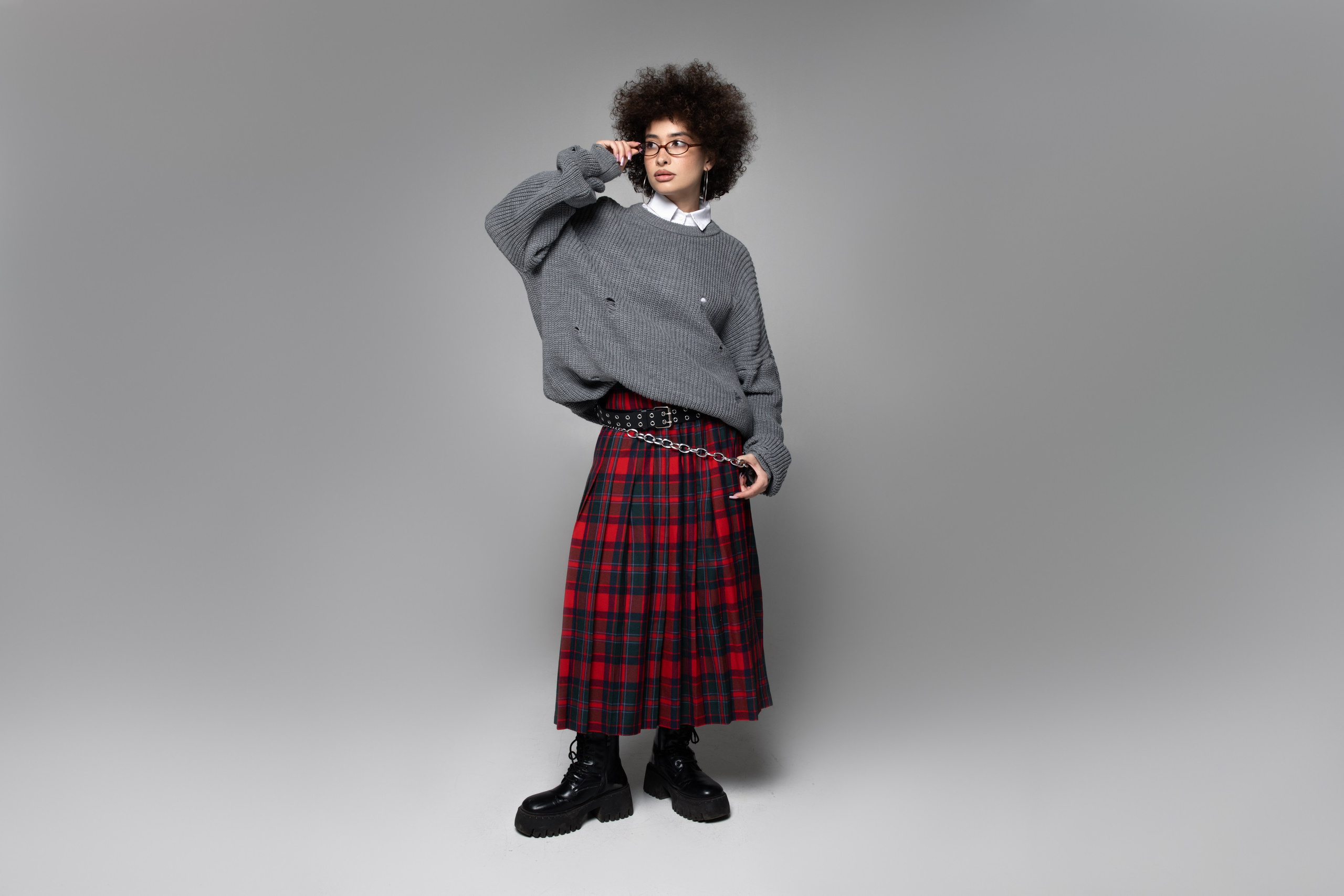 КАТАЛОГ | серый фон. RUNA production — стильные съемки для брендов