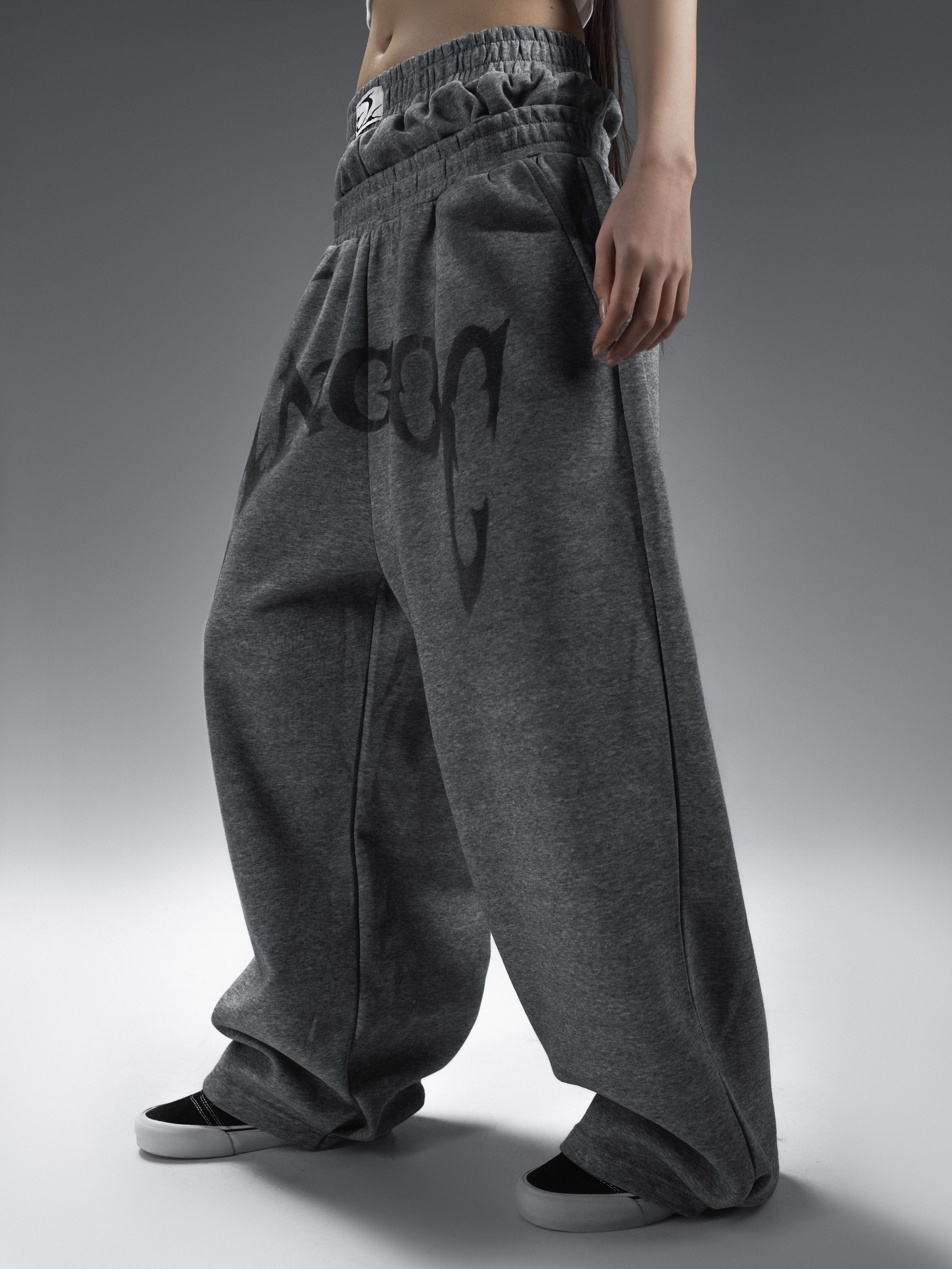 КАТАЛОГ | серый фон. RUNA production — стильные съемки для брендов