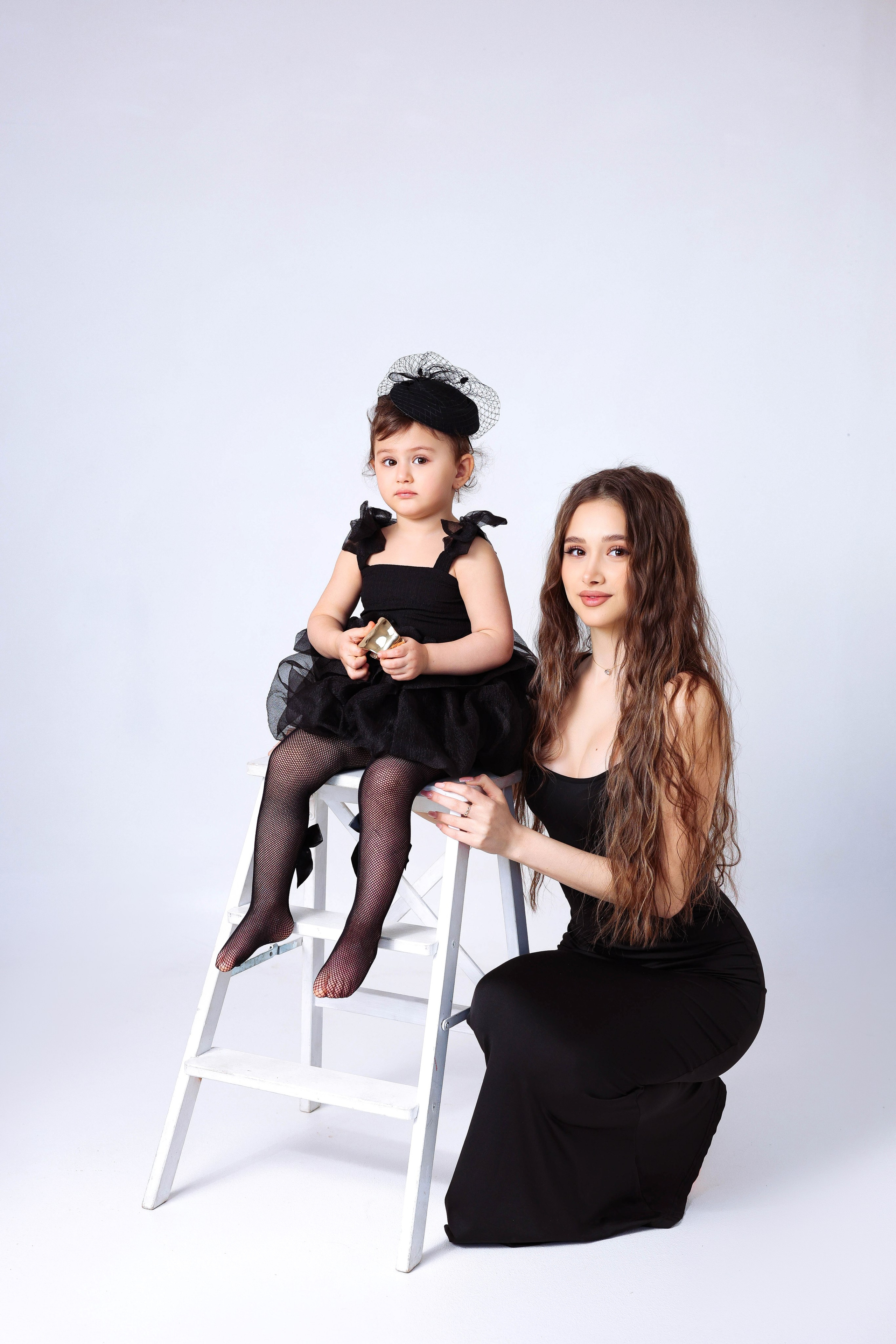 Малышки Антураж