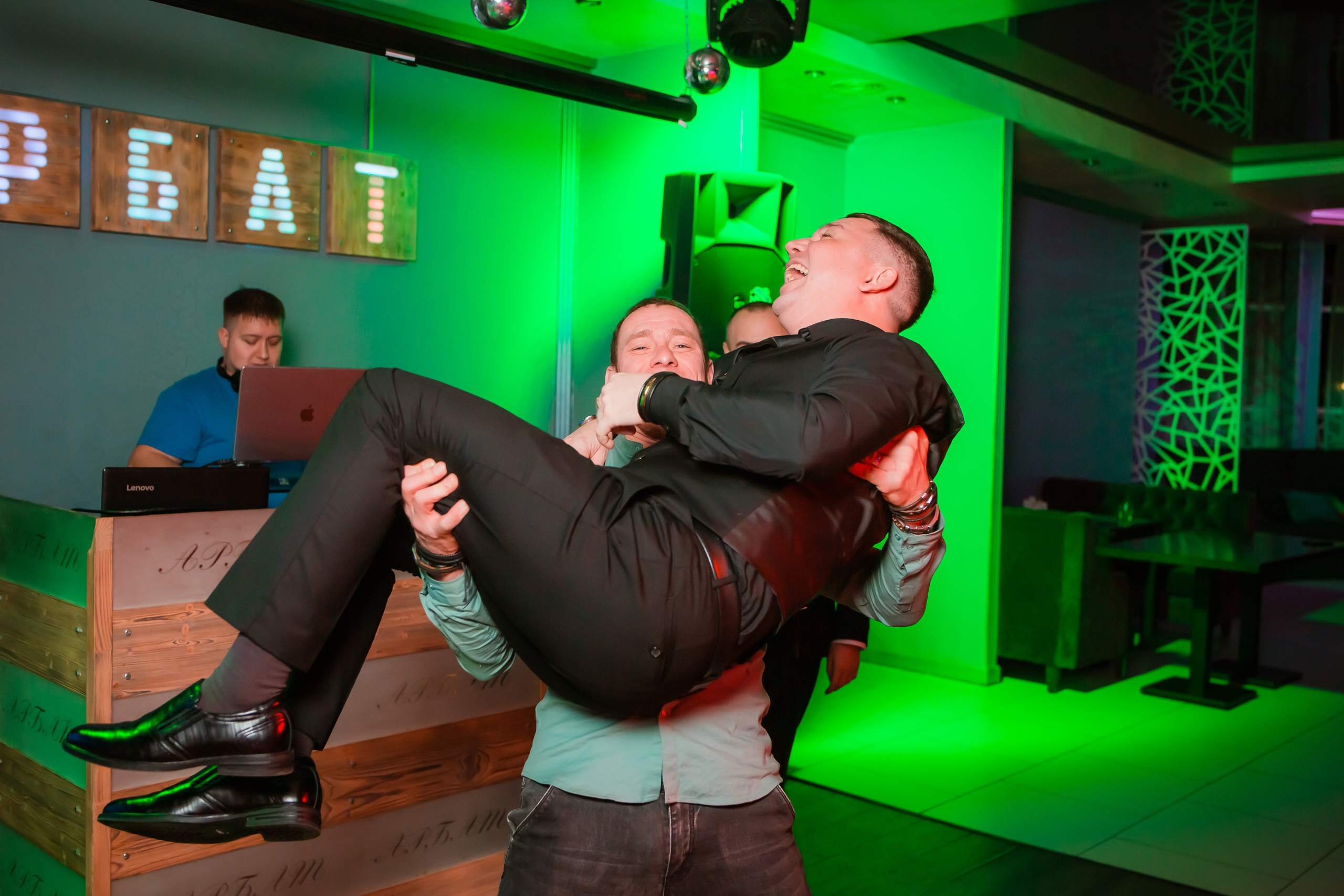 День Рождение Рябинина Ивана. Репортажный фотограф Василий Сазонов в Нижневартовске