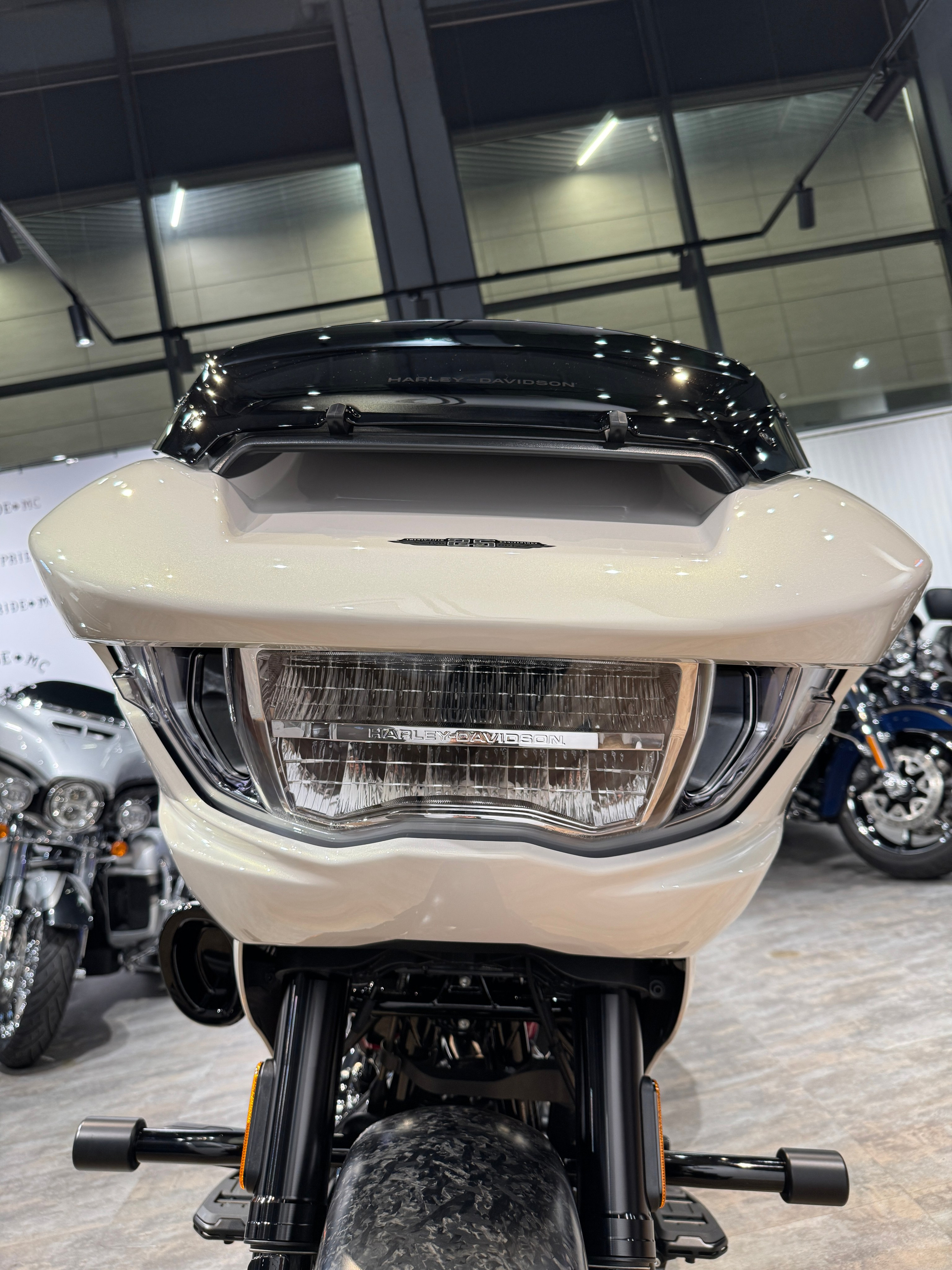 Мотоциклы Harley-Davidson 2024 CVO Road Glide ST 121 (Touring)  — купить мотоцикл. Hello Davidson, Москва. Только хорошие мотоциклы…