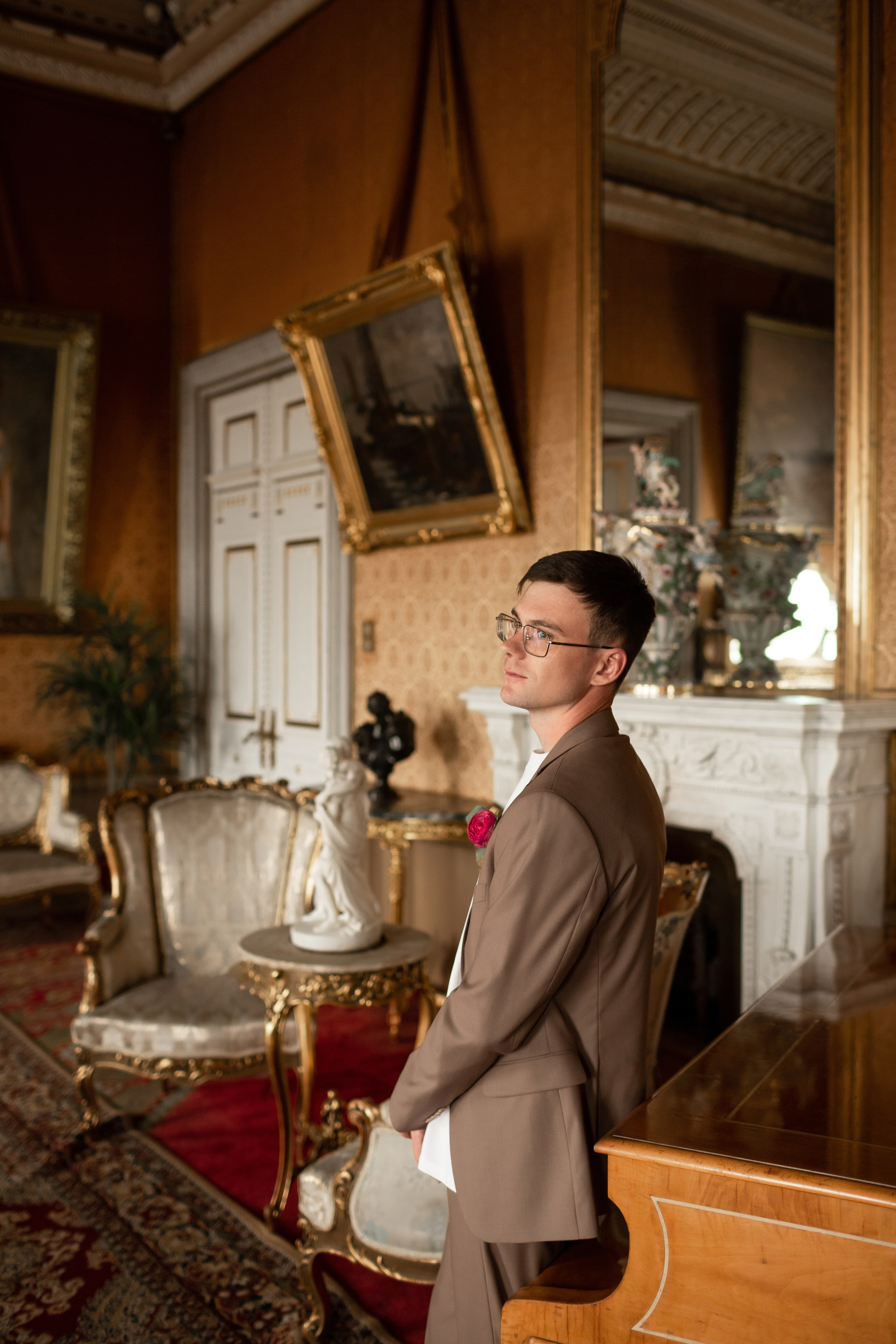 Свадебная фотосессия во дворцах Петербурга. Свадебный фотограф Кирилл Белый