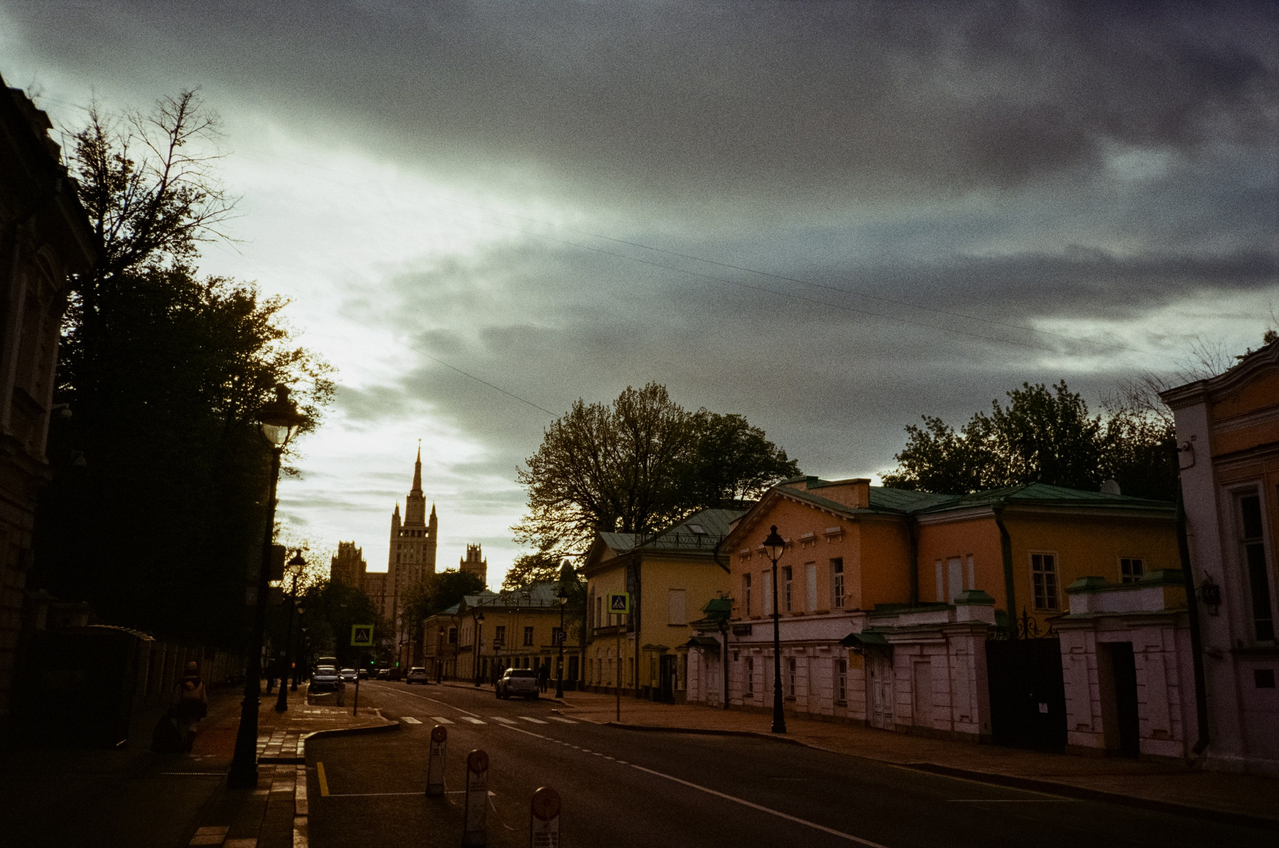 Ул. Малая и Большая Никитская | Ricoh R1 | Fujifilm Fujicolor C200