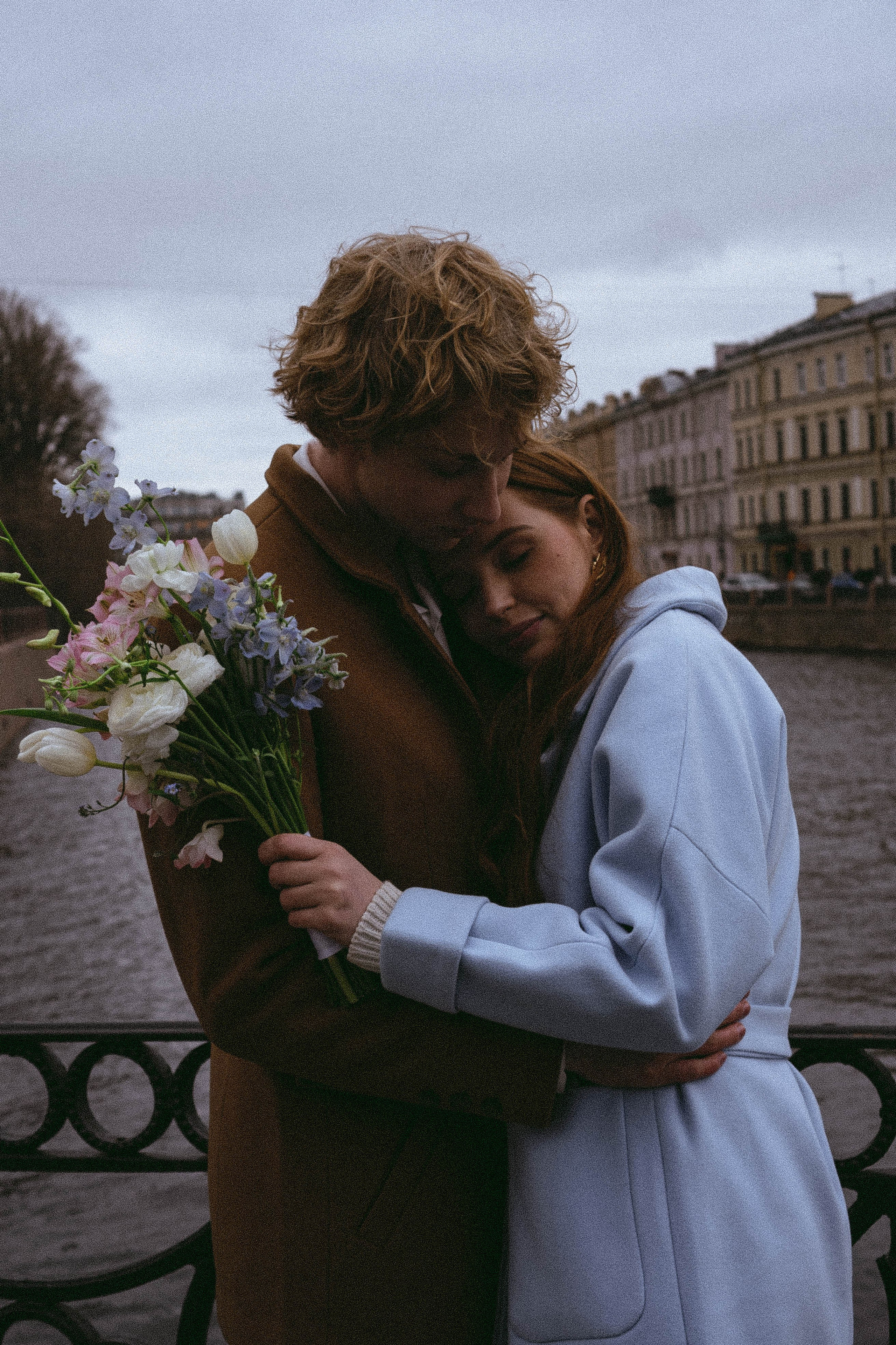 СВАДЕБНАЯ СЬЕМКА В ОТЕЛЕ. СБОРЫ ЖЕНИХА И НЕВЕСТЫ И ТАКЖЕ ТОР И ПОДГОТОВКА К ПРОГУЛКЕ И ПРОГУЛКА ПО ПЕТРОГРАДКЕ. Профессиональный фотограф, Санкт-Петербург — Виктория Богомолова