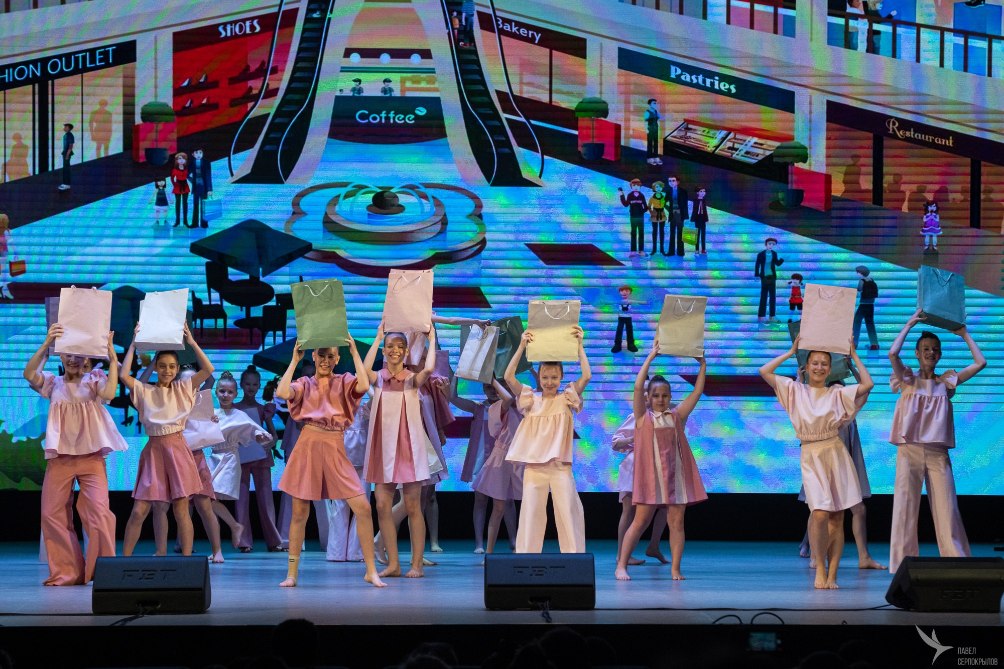 Сольный концерт хореографического ансамбля Аллегро «Сквозь тернии к звездам». Репортажный фотограф в Казани Павел Серпокрылов