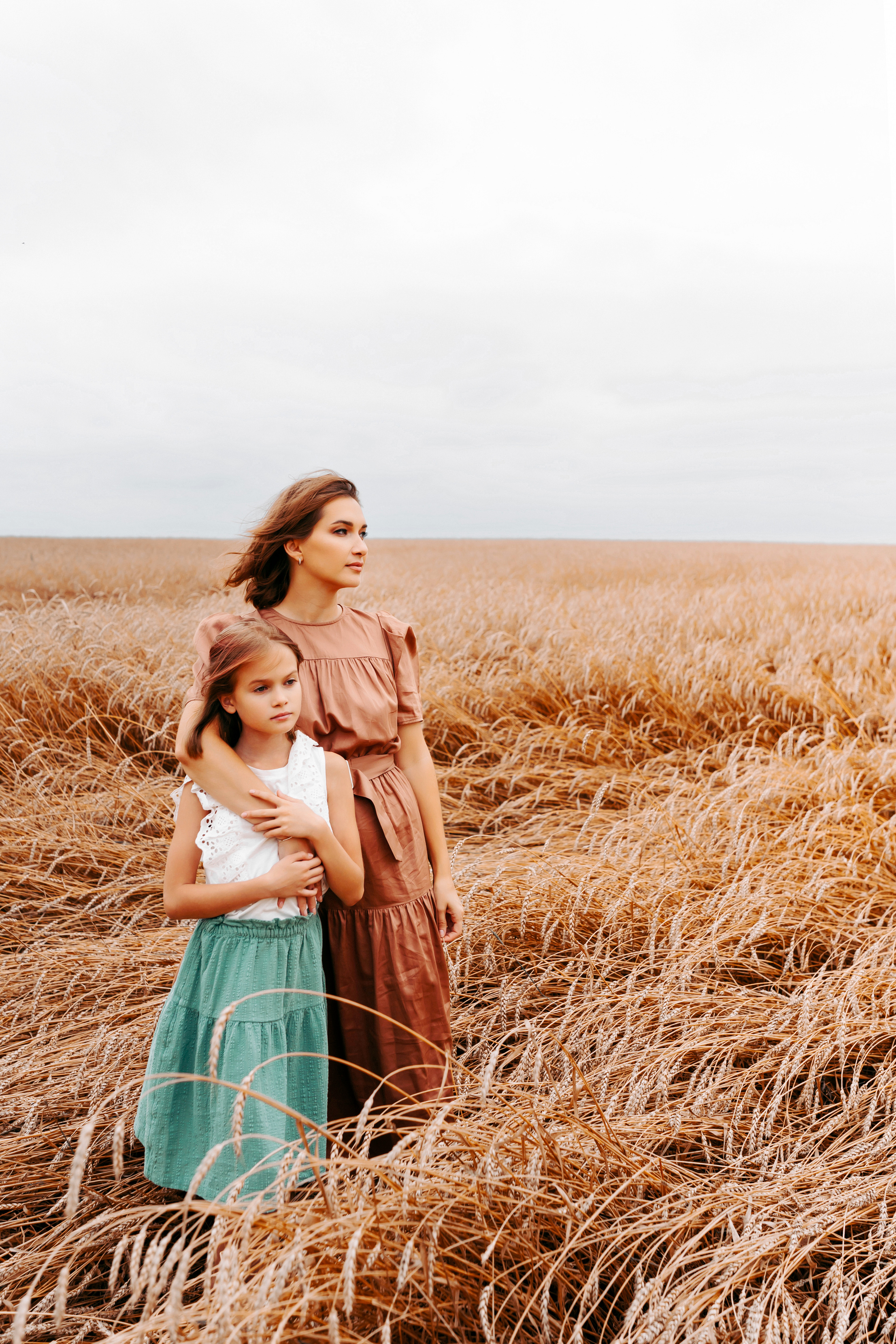 Семейная фотосессия в поле. Фотограф Ким Наталья в Красноярске