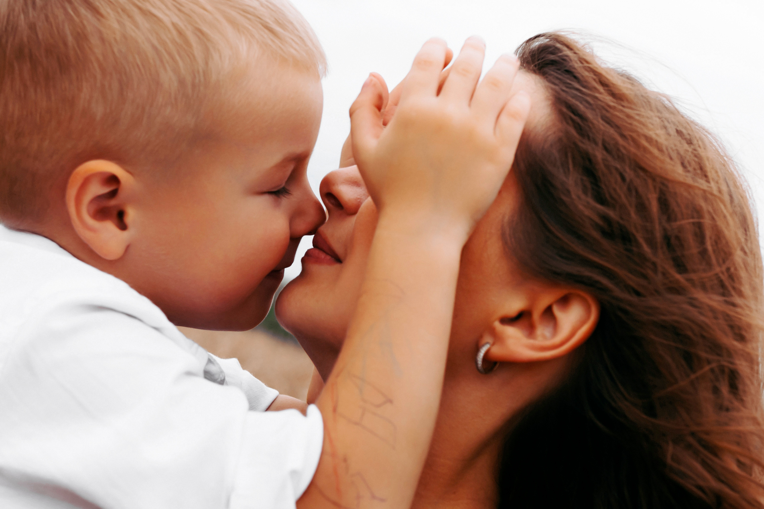 Семейная фотосессия в поле. Фотограф Ким Наталья в Красноярске