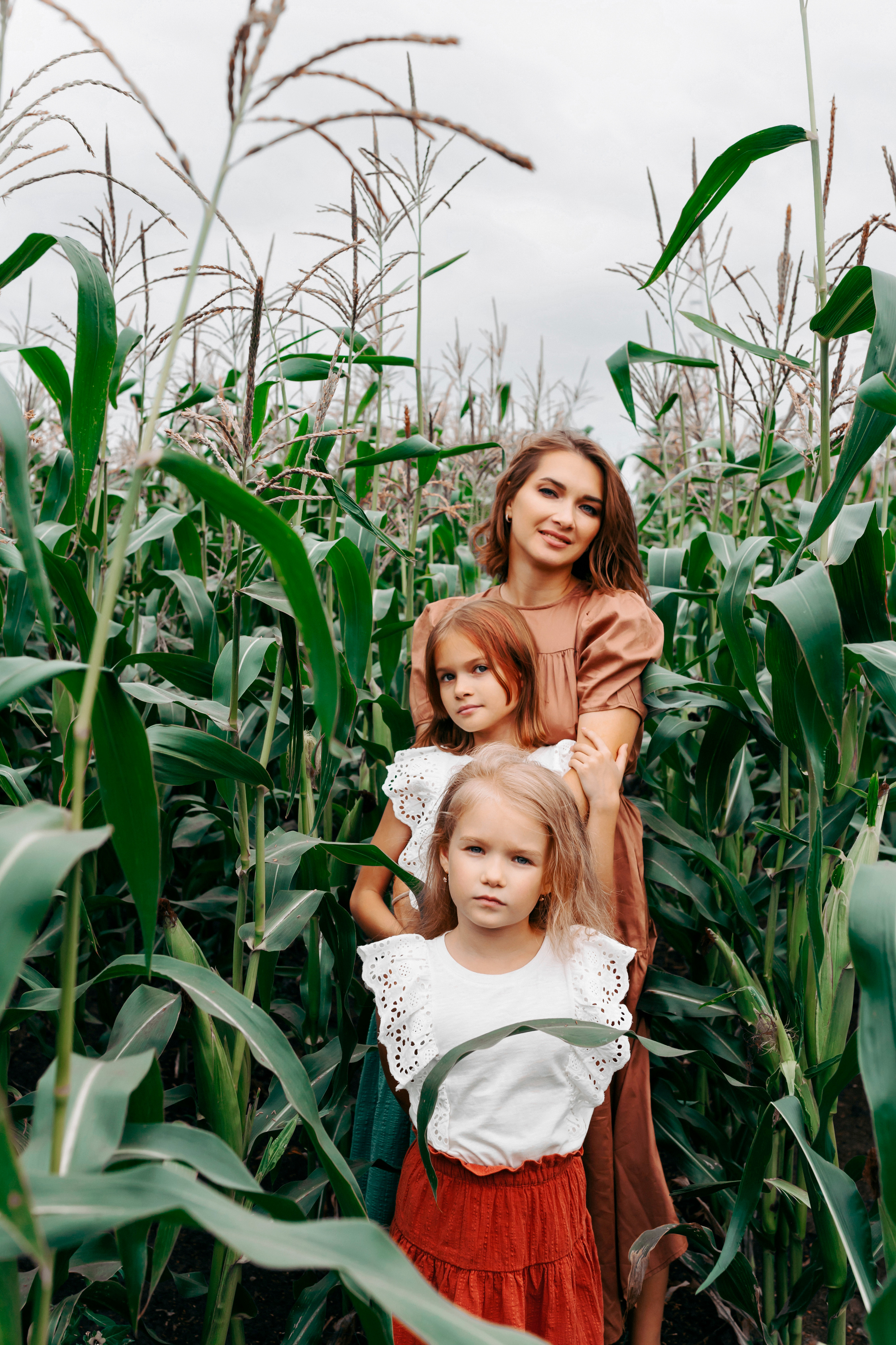 Семейная фотосессия в поле. Фотограф Ким Наталья в Красноярске