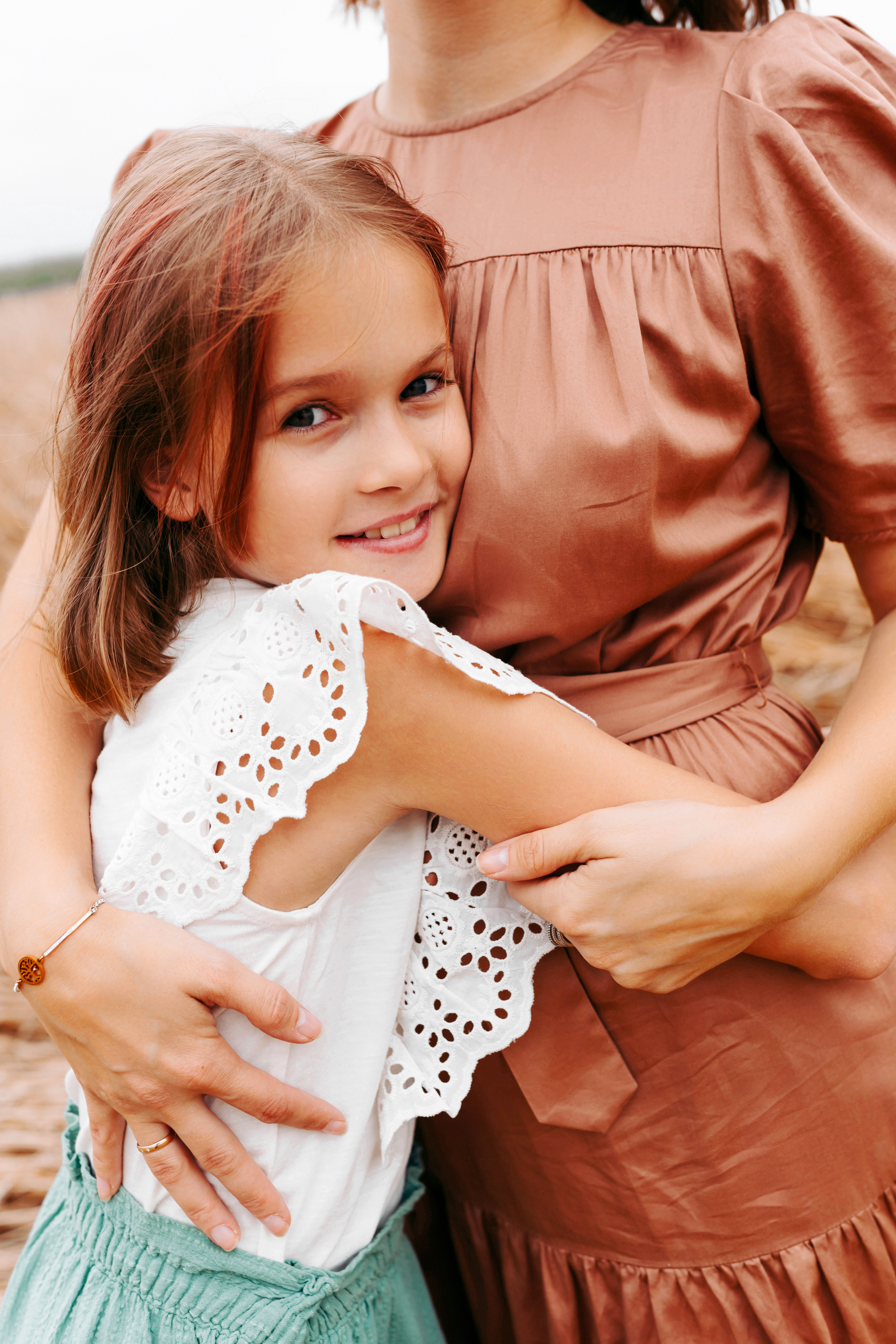 Семейная фотосессия в поле. Фотограф Ким Наталья в Красноярске