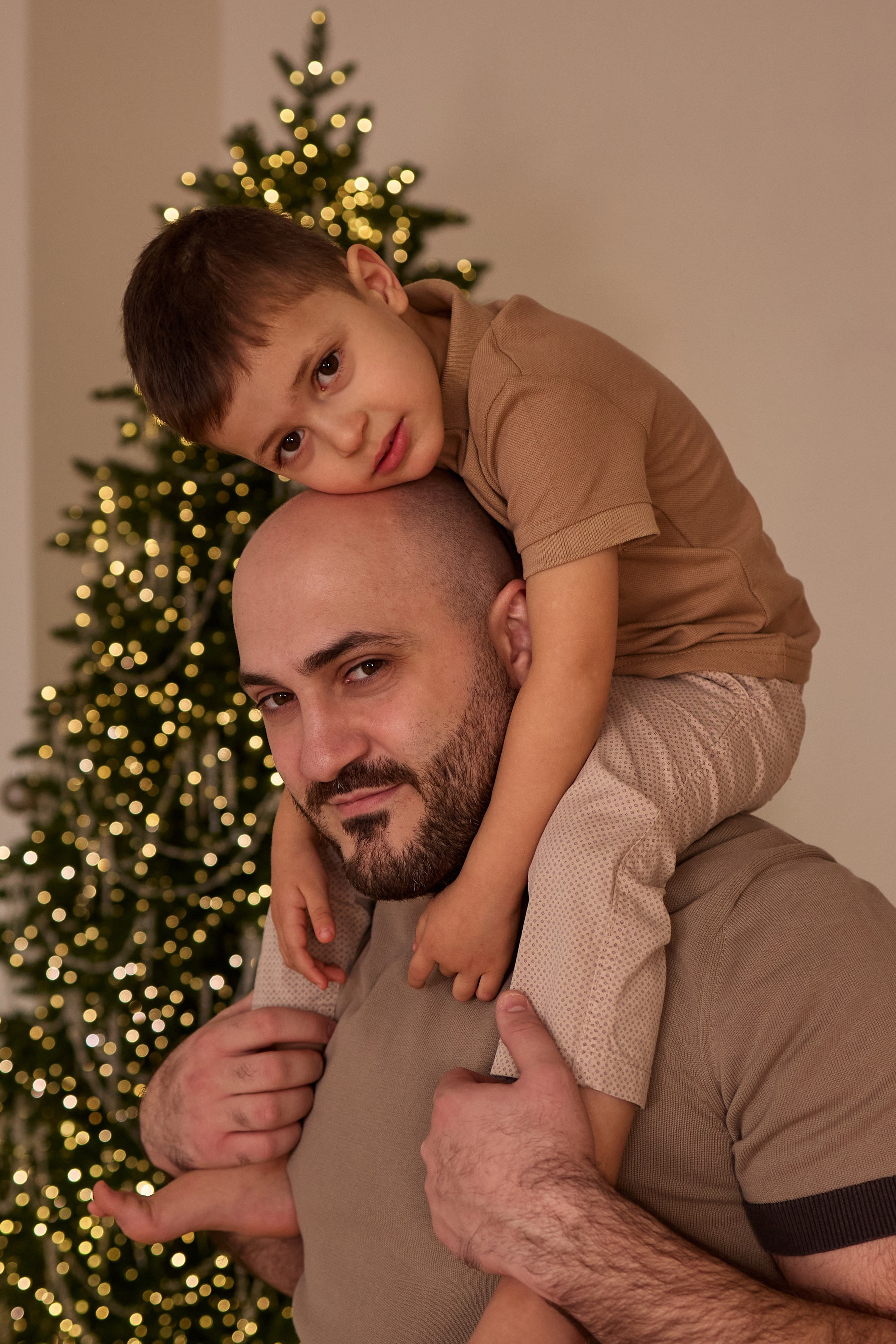 Семейная новогодняя фотосессия в Краснодаре — фотостудия Roomy (Руми)