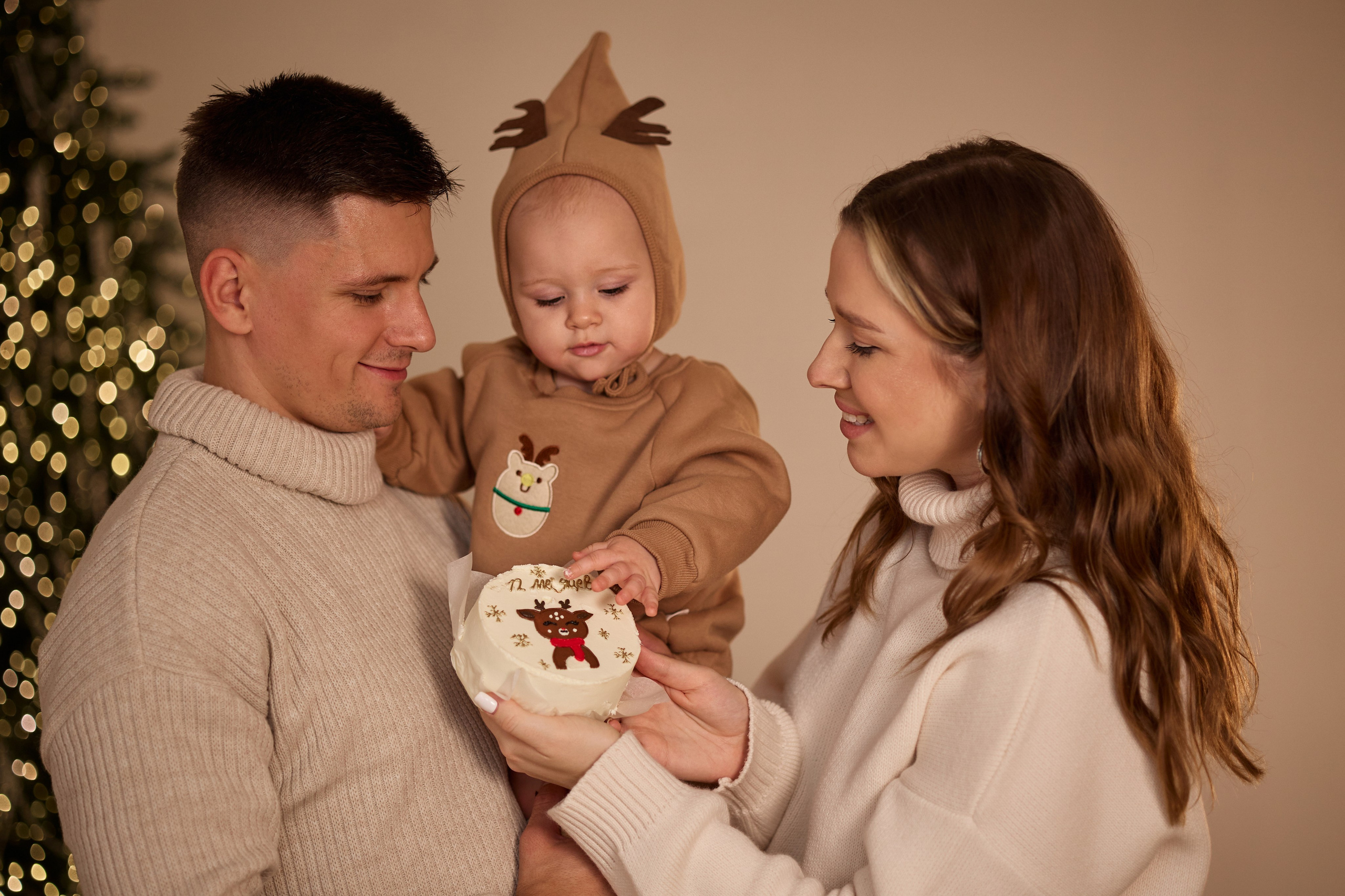Семейная новогодняя фотосессия в Краснодаре — фотостудия Roomy (Руми)