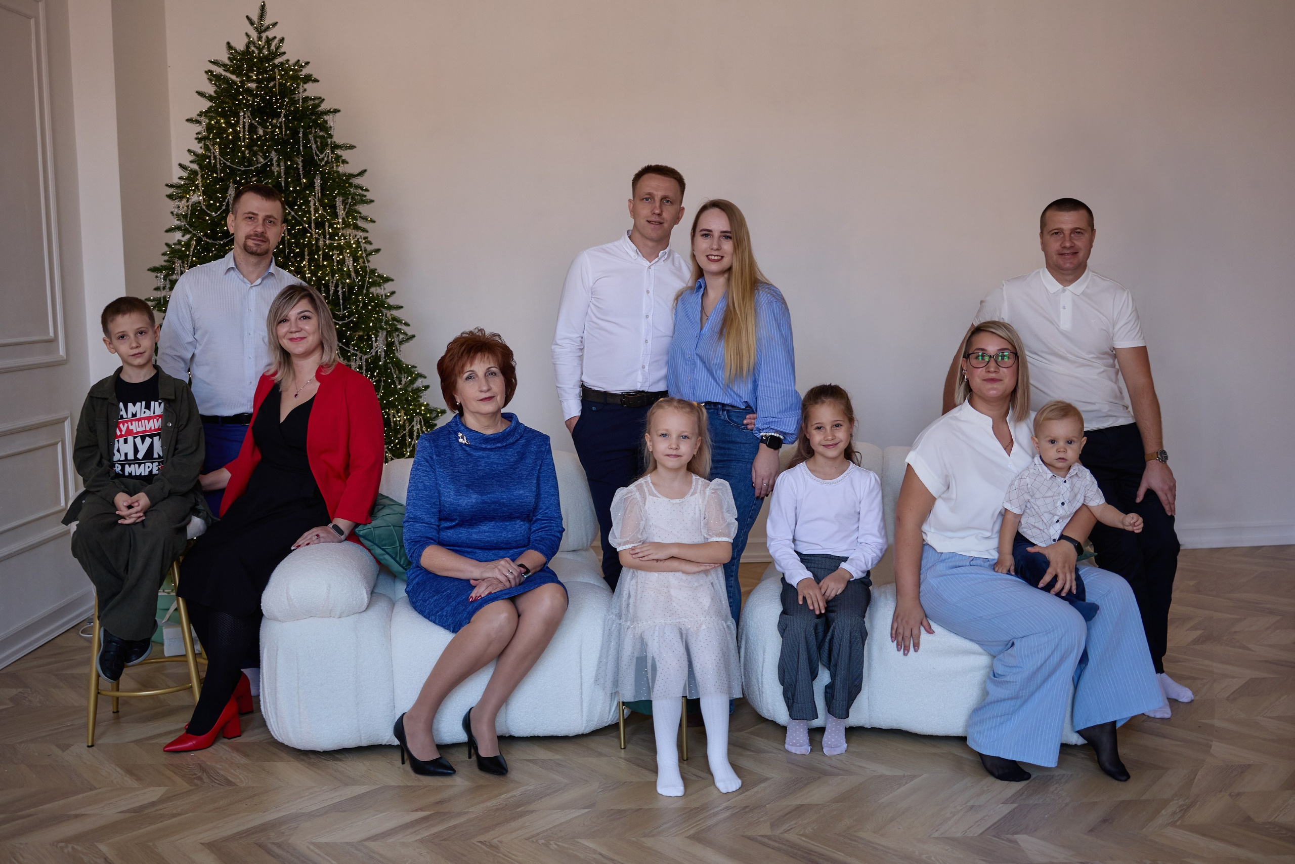 Семейная новогодняя фотосессия в Краснодаре — фотостудия Roomy (Руми)