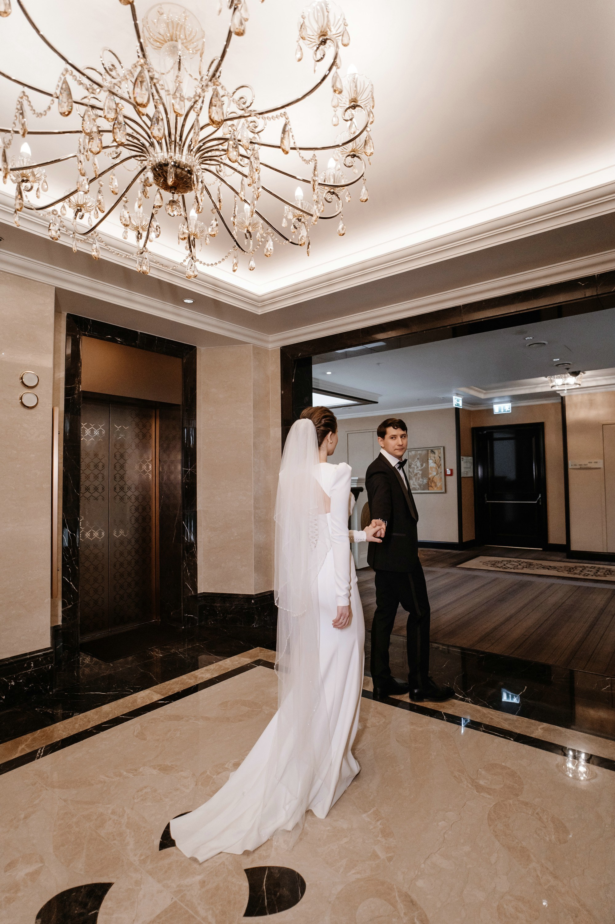Фотосессия свадьбы в Lotte Plaza. Свадебный и семейный фотограф в Москве Светлана Зоткина
