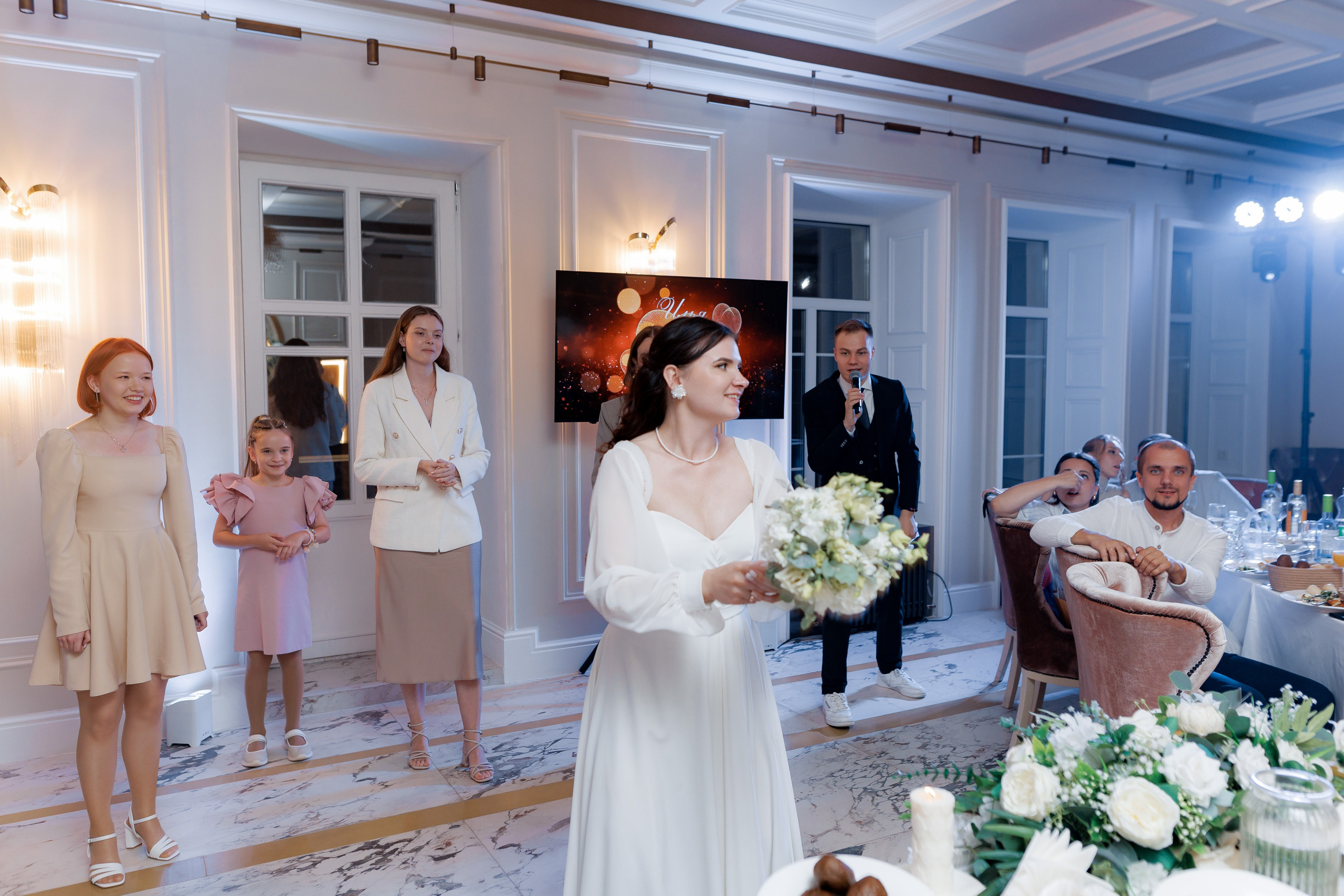 Свадебный банкет Полины и Ильи: волшебство в «Музыке и Времени». Свадебный фотограф Михаил Александров