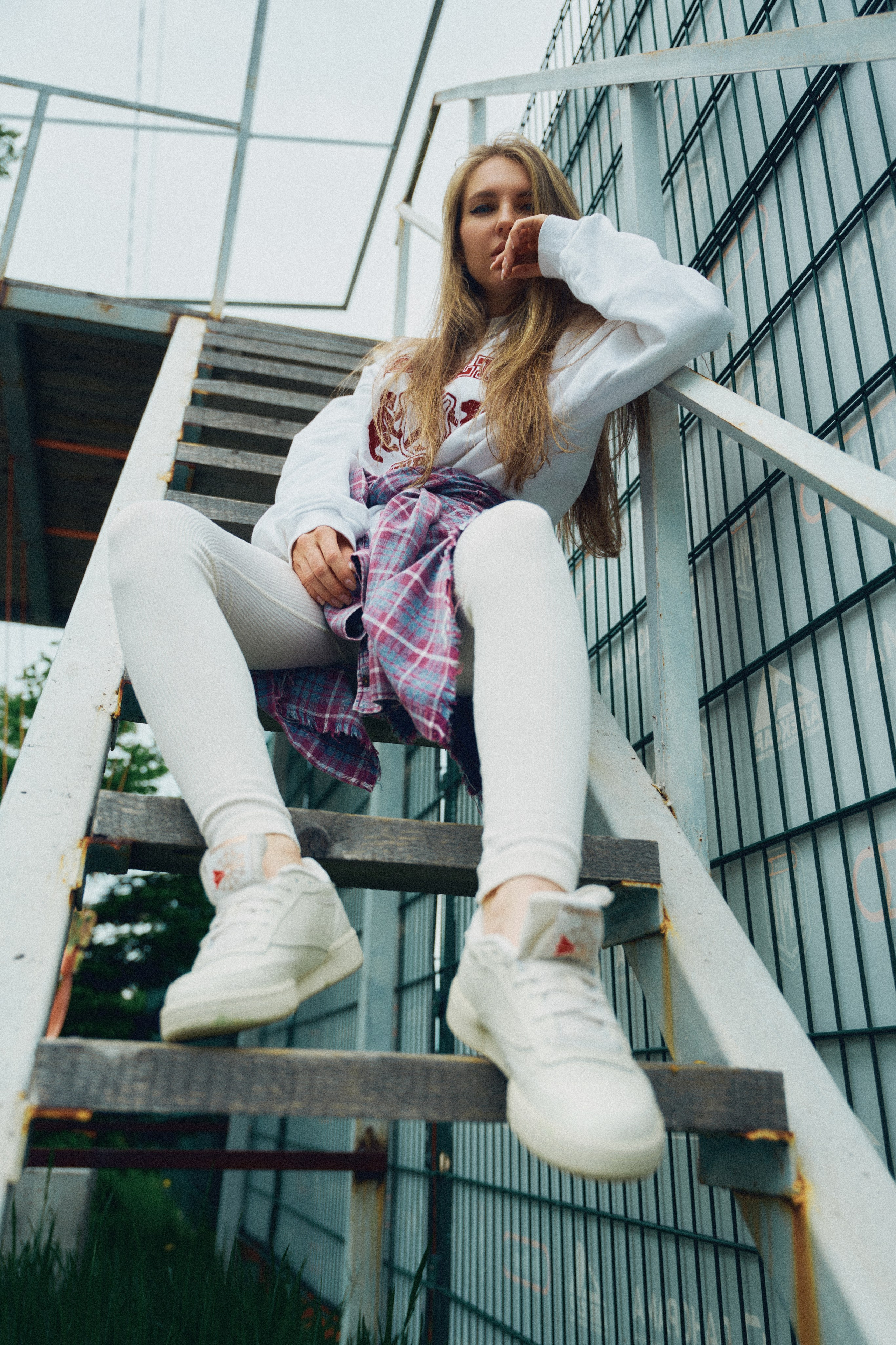 Женский портрет в городе — стиль и динамика уличной съёмки. Фотограф в Хабаровске Дмитрий Лемешков