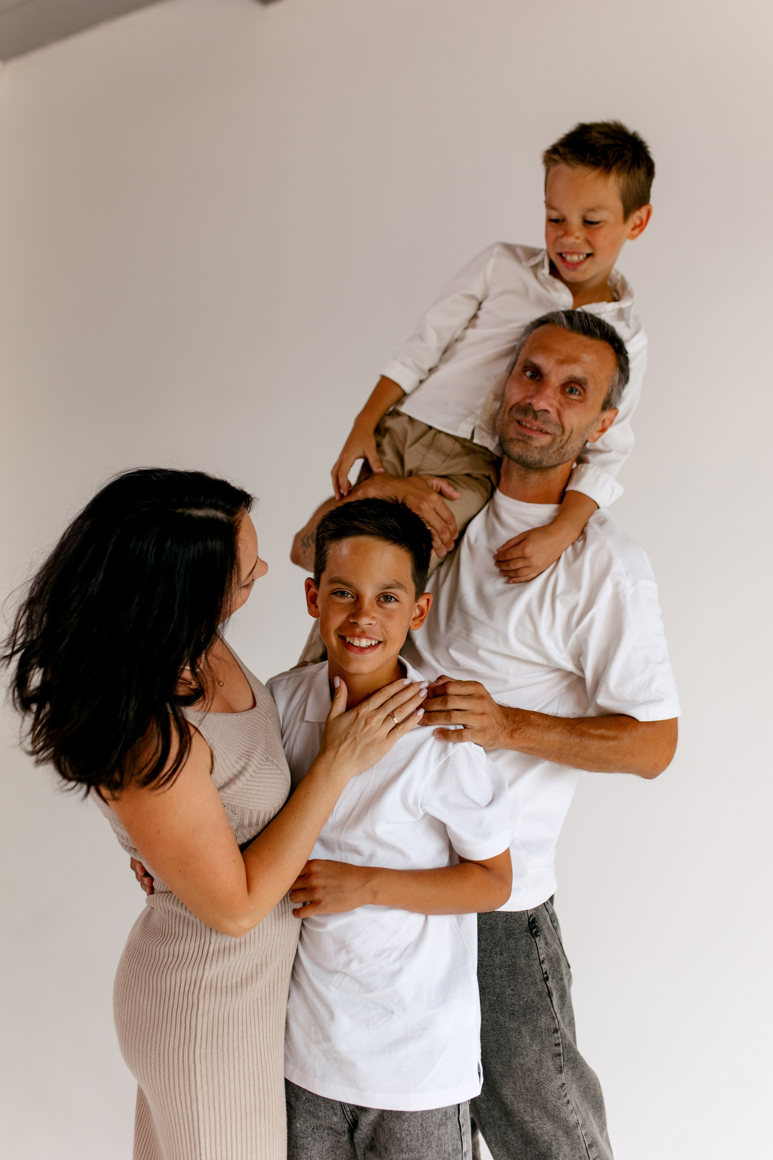 На белом фоне. Свадебный и семейный фотограф в Туле и области Маша Костина