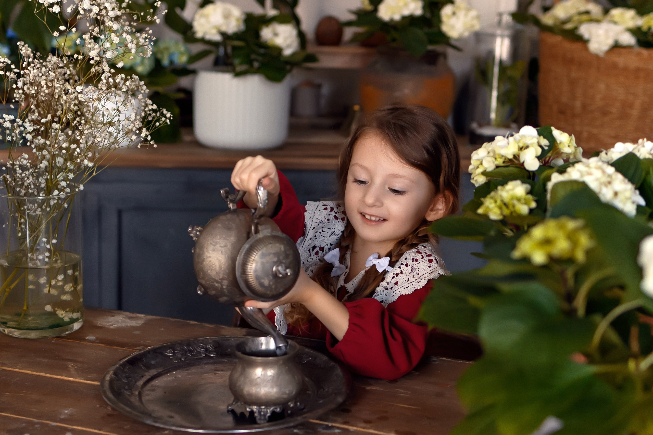 Мия в гортензиях. Семейный и детский фотограф Оля в Тюмени