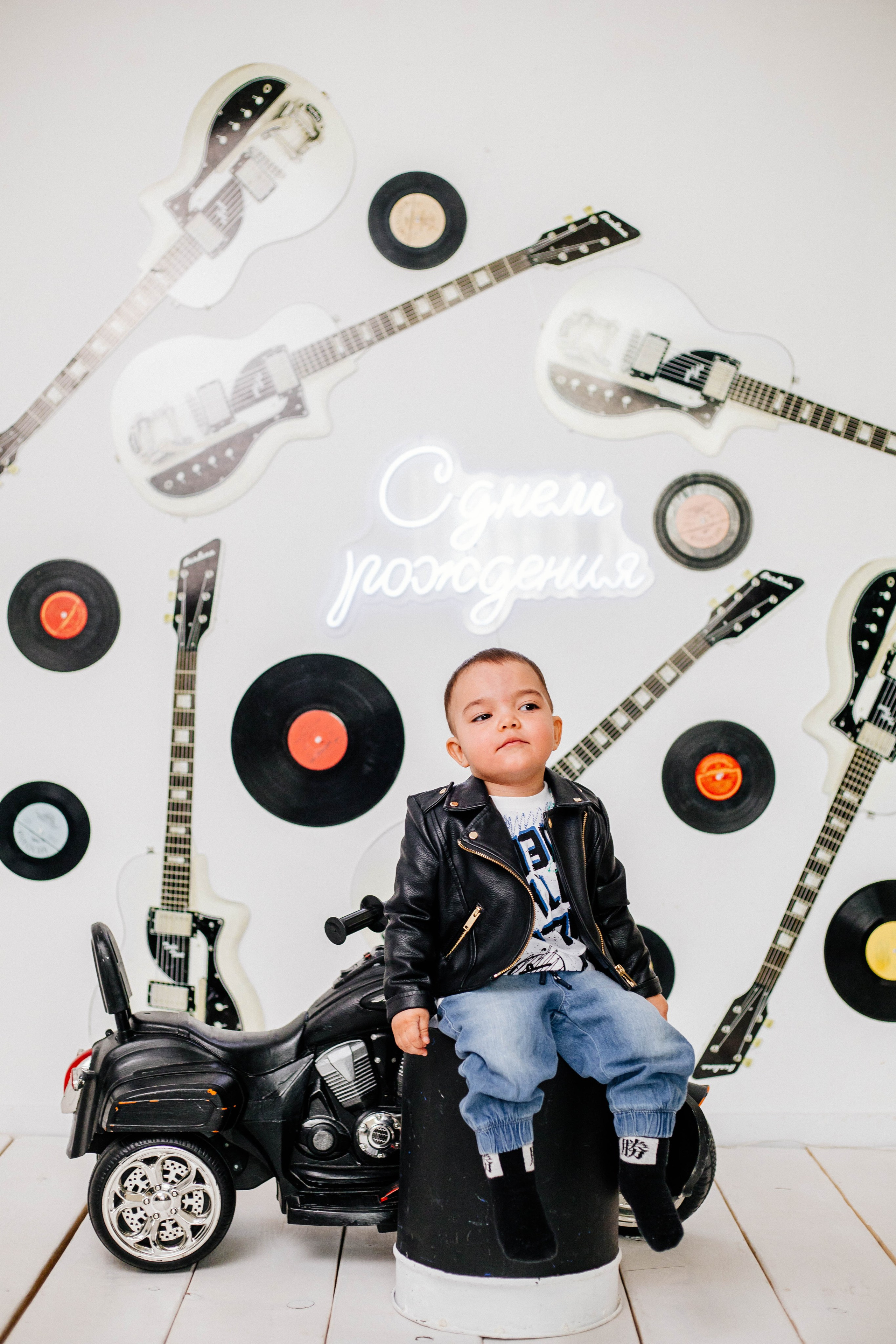 Лев с семьей. Рыжова Тамара