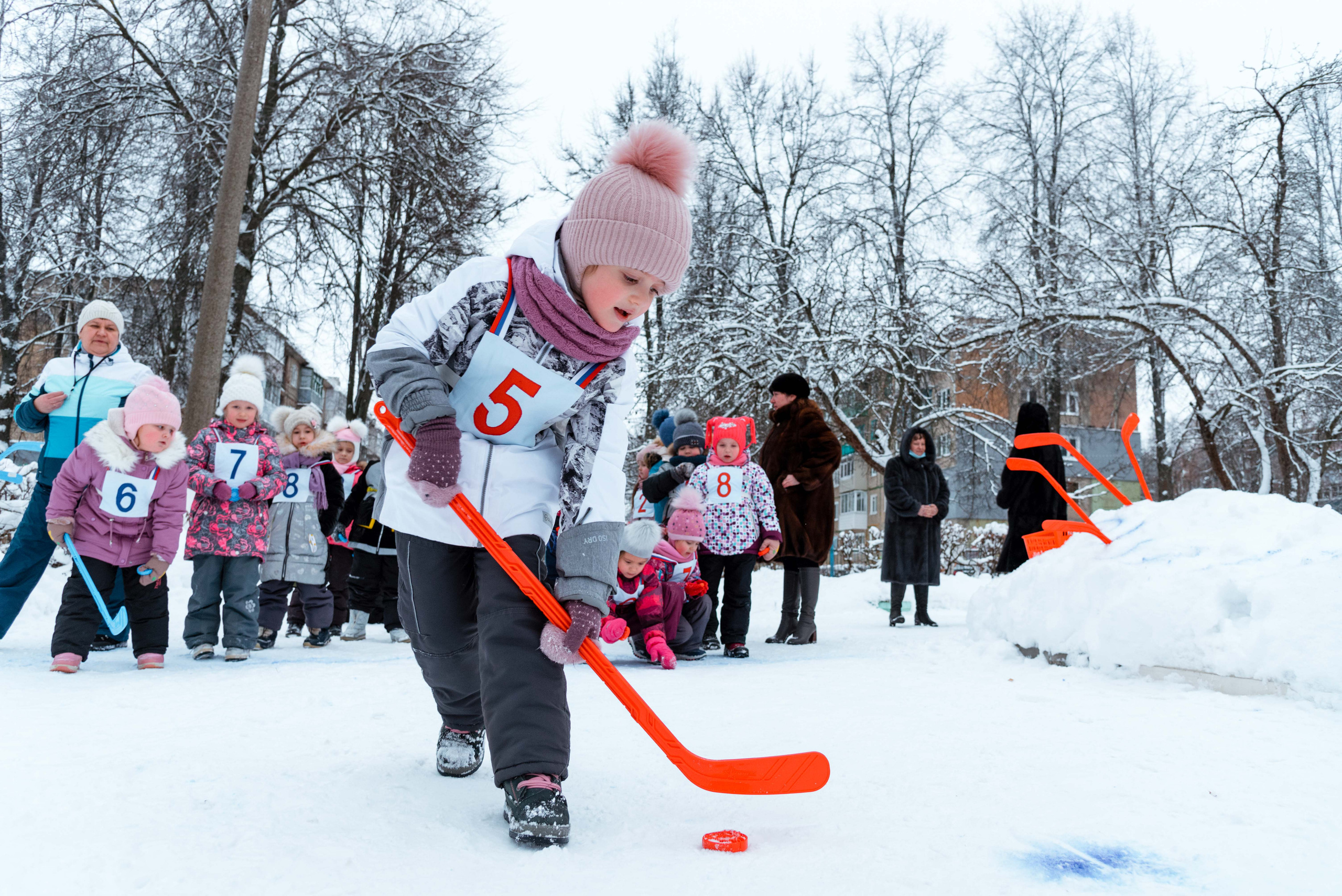 Зимняя фотосессия в детском саду для фотоальбома в Туле. Выпускной альбом