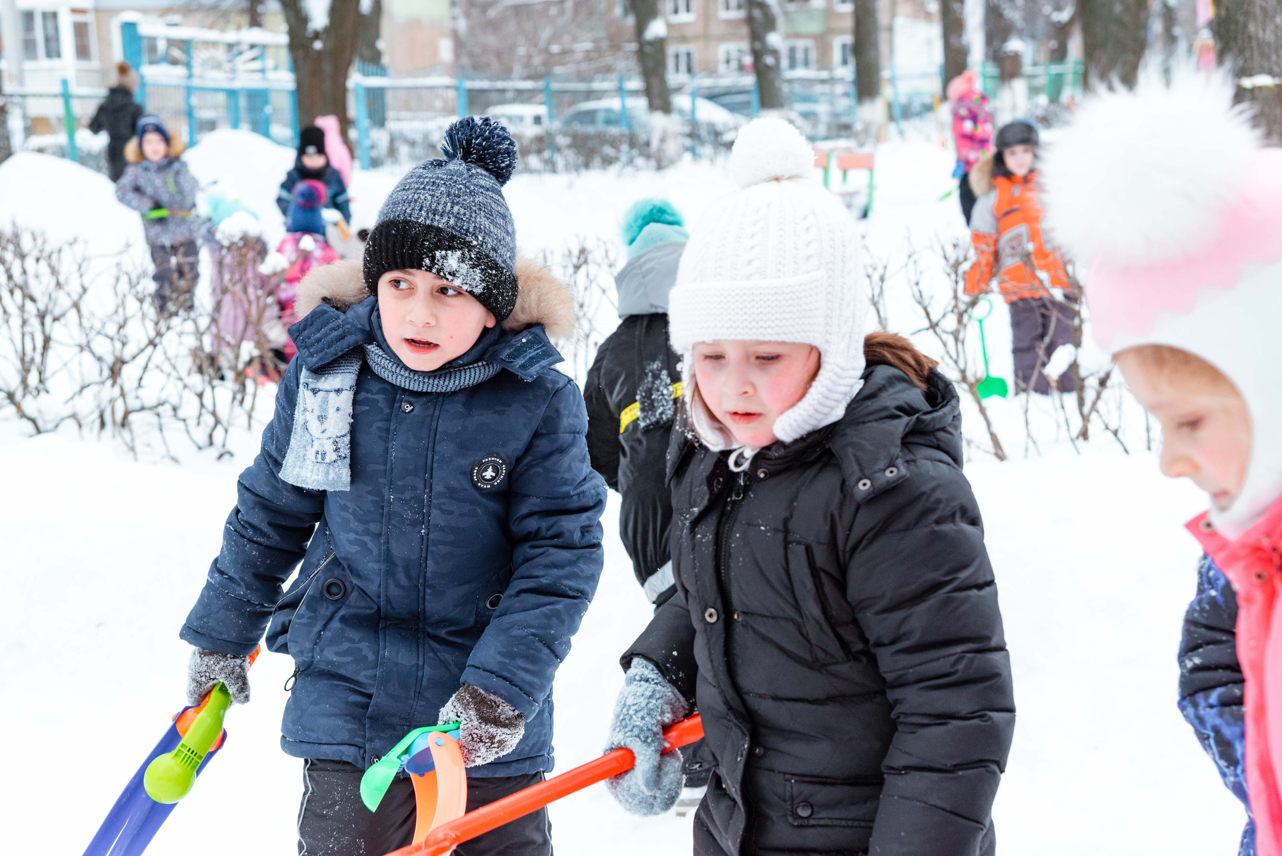 Зимняя фотосессия в детском саду для фотоальбома в Туле. Выпускной альбом
