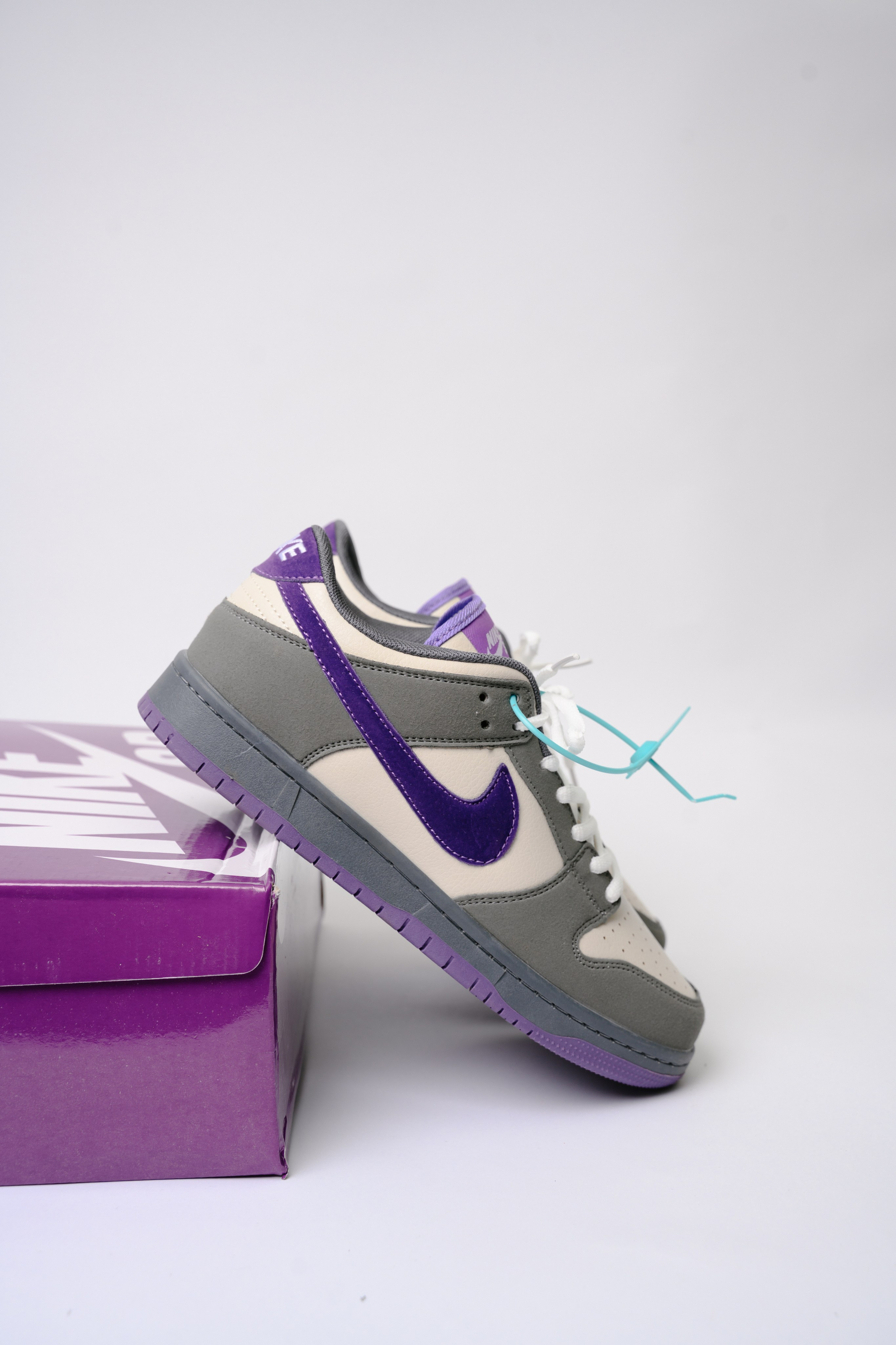 Кроссовки для wb. Фотограф в Красноярске