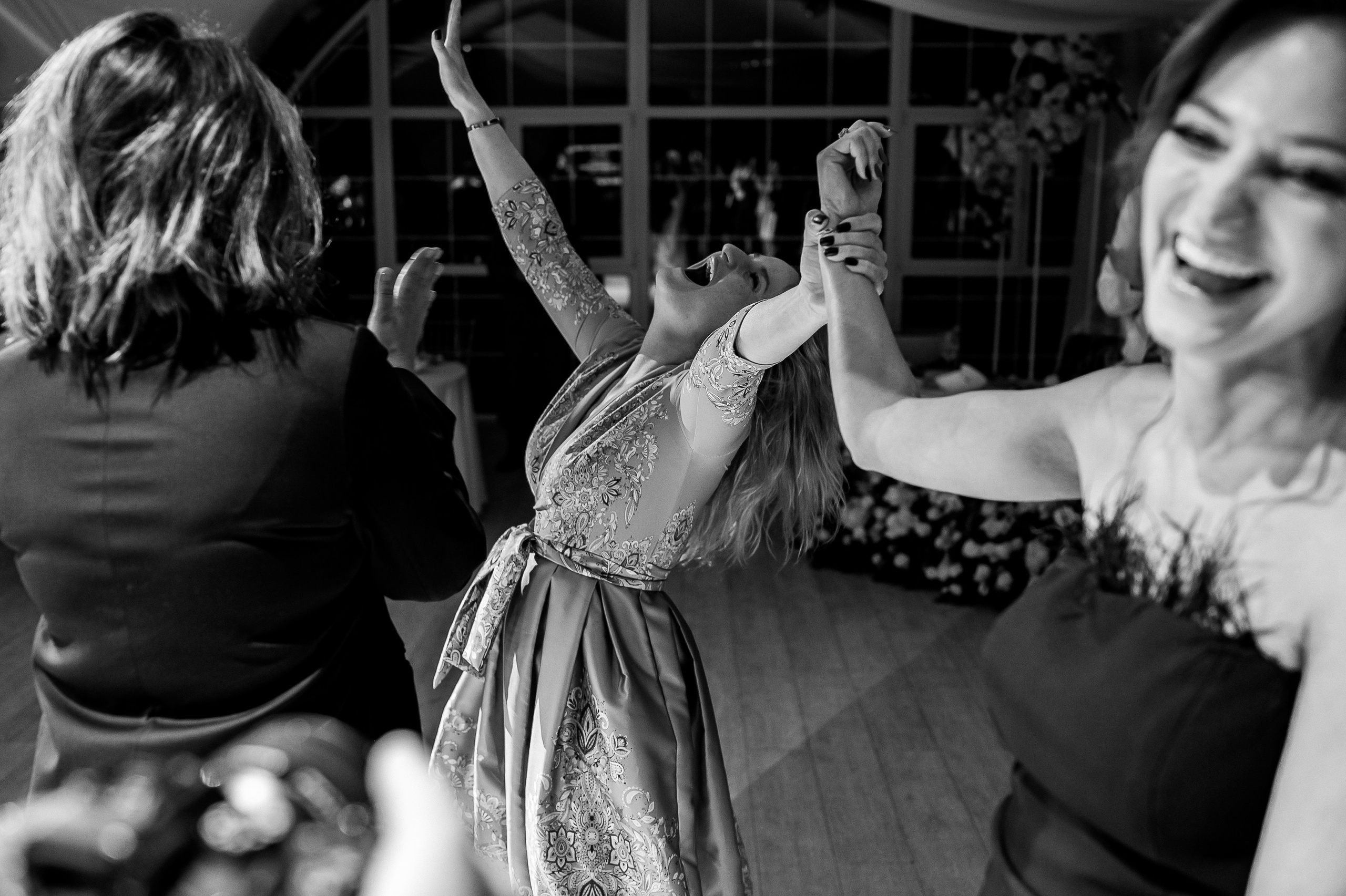 Свадебная фотосессия и выездная регистрация в Artiland. Свадебный фотограф Москва — Сергей и Татьяна